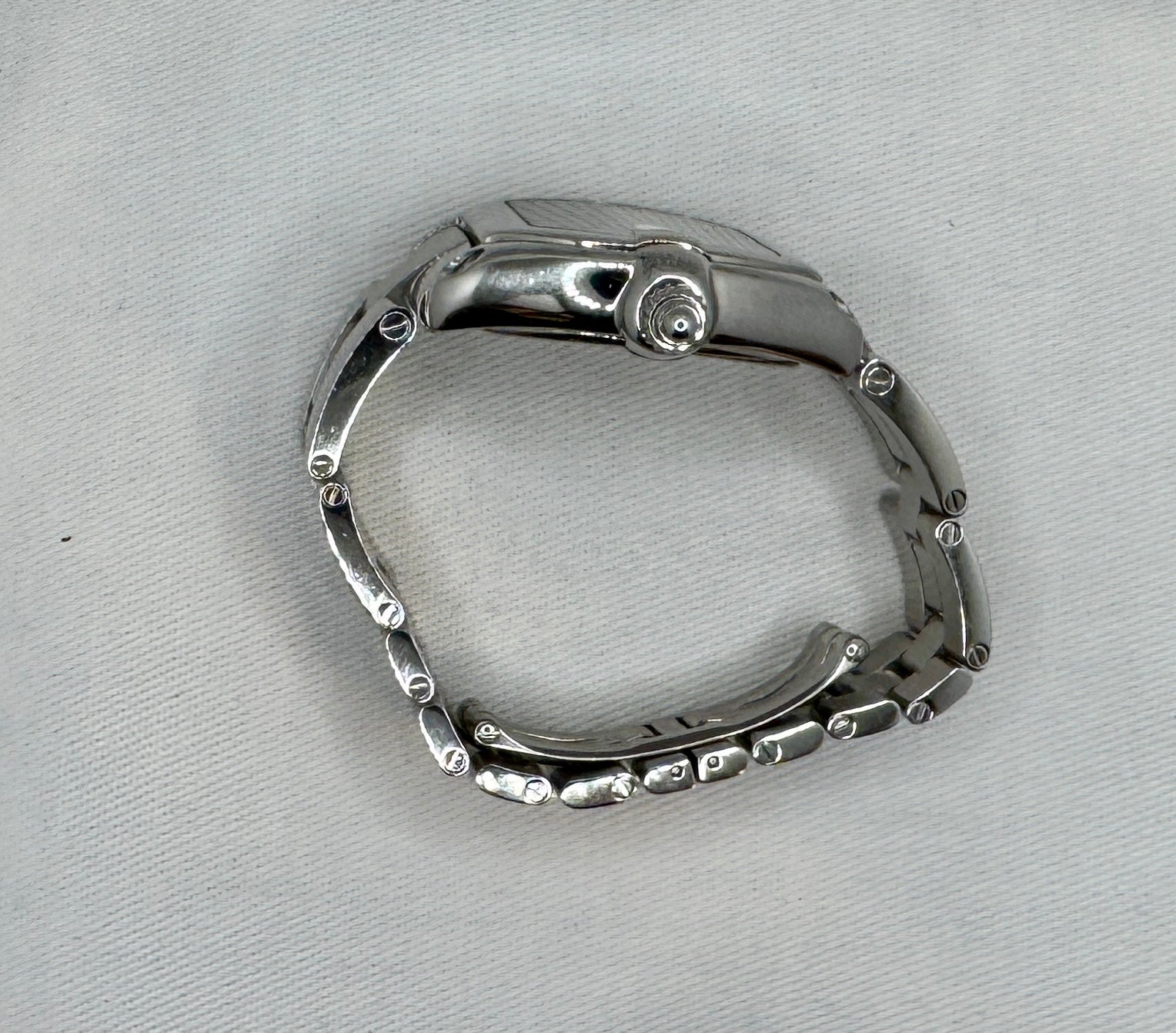 Case #0070 — Cartier Roadster Quartz 31mm (Ref. W62016V3)