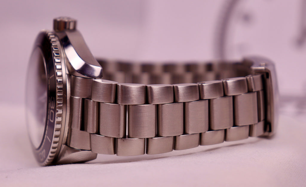 Case #186 — Omega Seamaster Planet Ocean 600M  Ref. 215.30.44.21.01.001