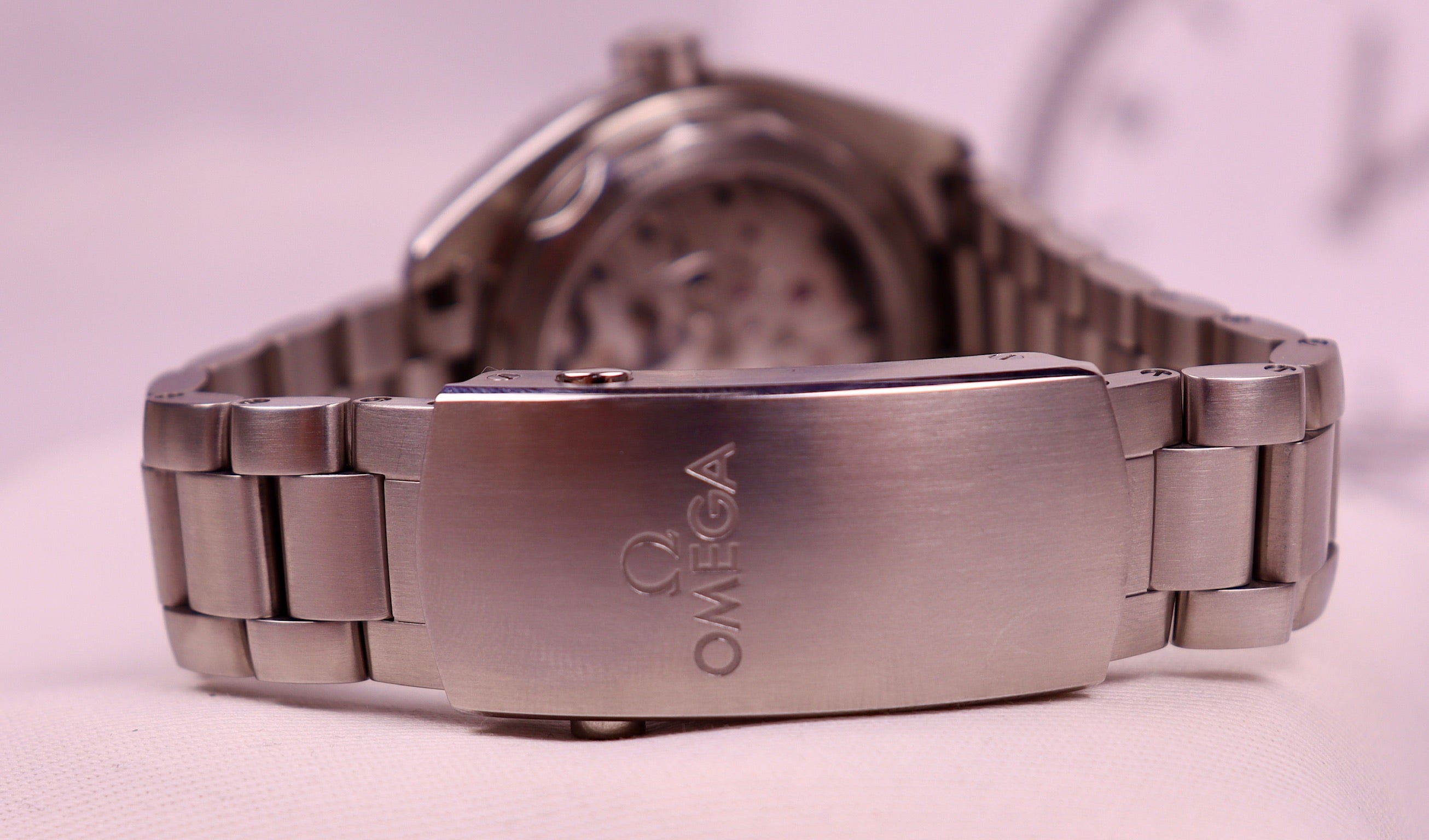 Case #186 — Omega Seamaster Planet Ocean 600M  Ref. 215.30.44.21.01.001