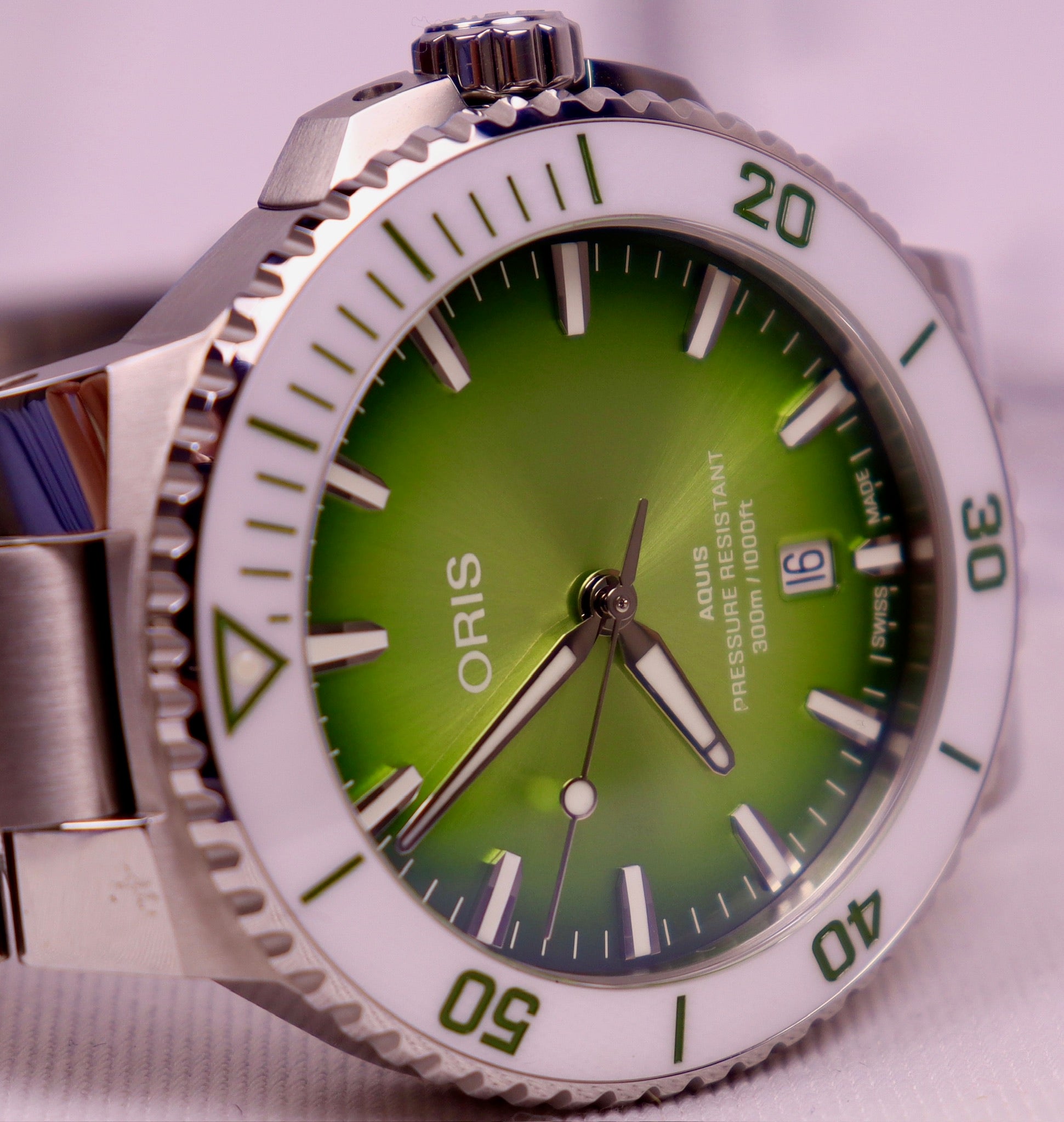 Case #197 — Oris Aquis “Taste of Summer”  Ref. 01 733 7787 4137-07 8 22 04PEB