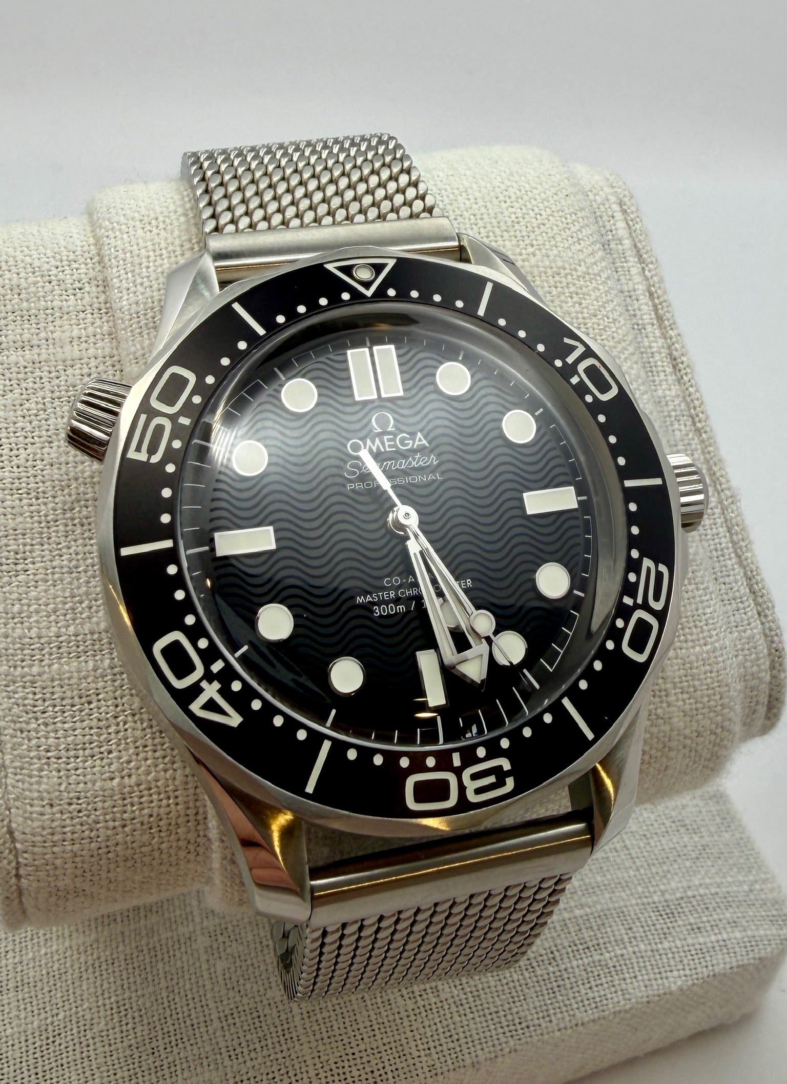 Case #174 — Omega Seamaster Diver 300M  Ref. 210.30.42.20.01.010 (Mesh Bracelet)