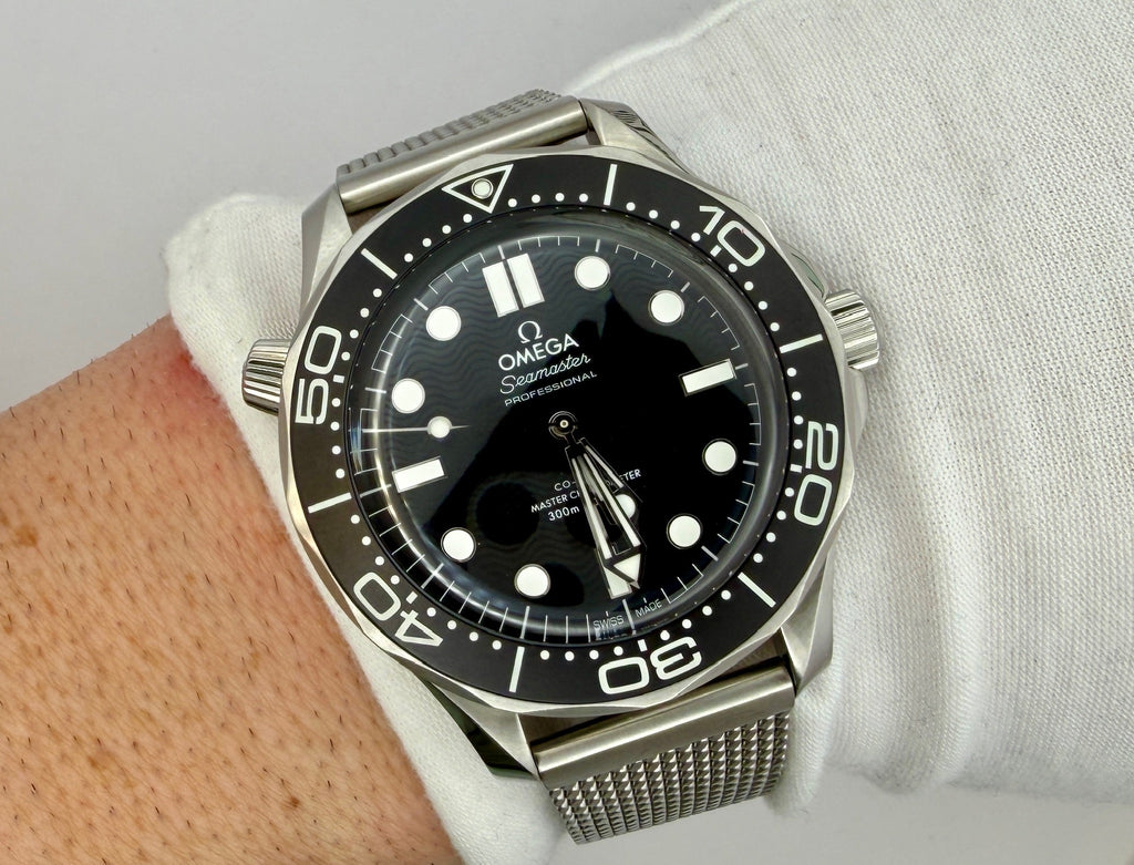Case #174 — Omega Seamaster Diver 300M  Ref. 210.30.42.20.01.010 (Mesh Bracelet)