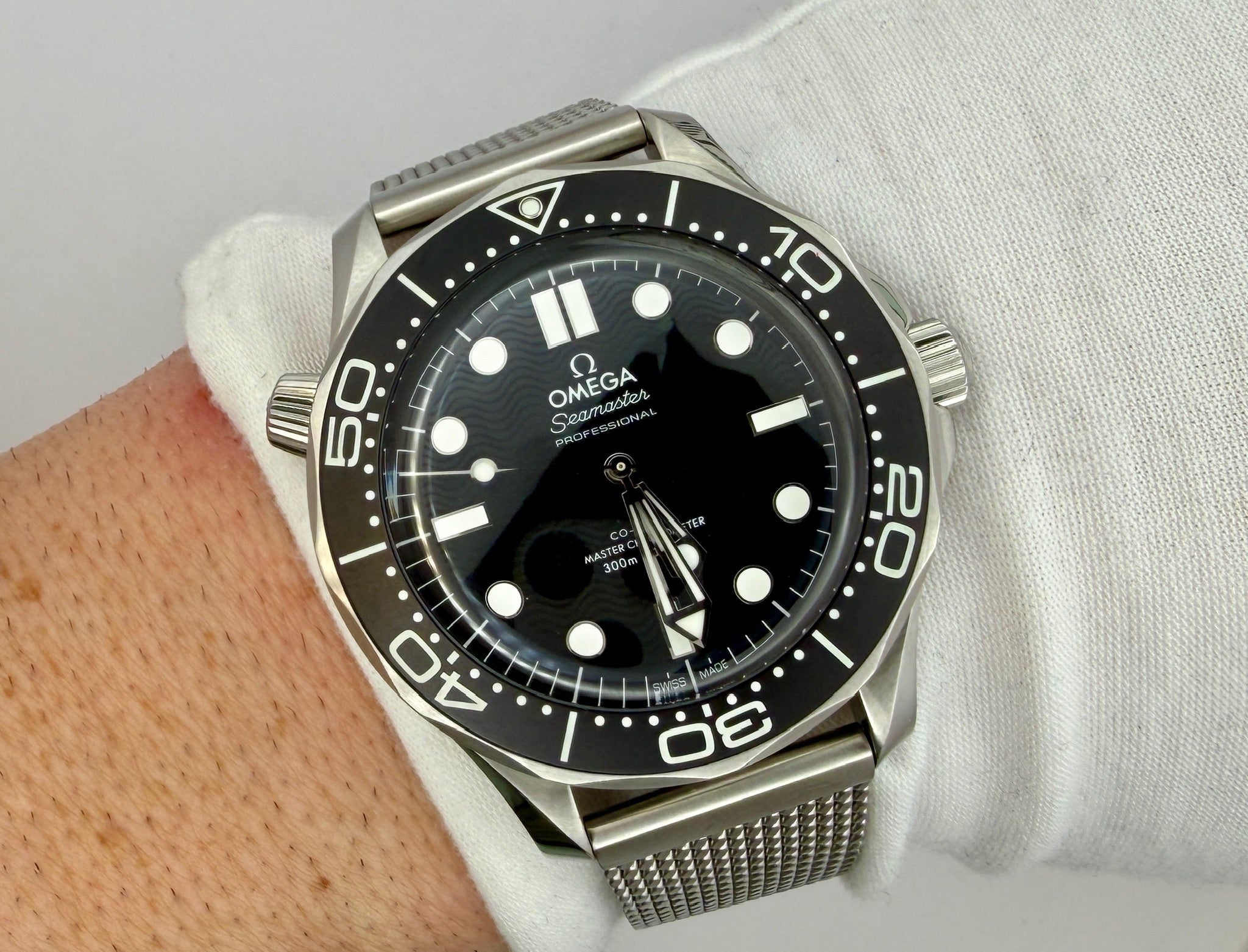 Case #174 — Omega Seamaster Diver 300M  Ref. 210.30.42.20.01.010 (Mesh Bracelet)