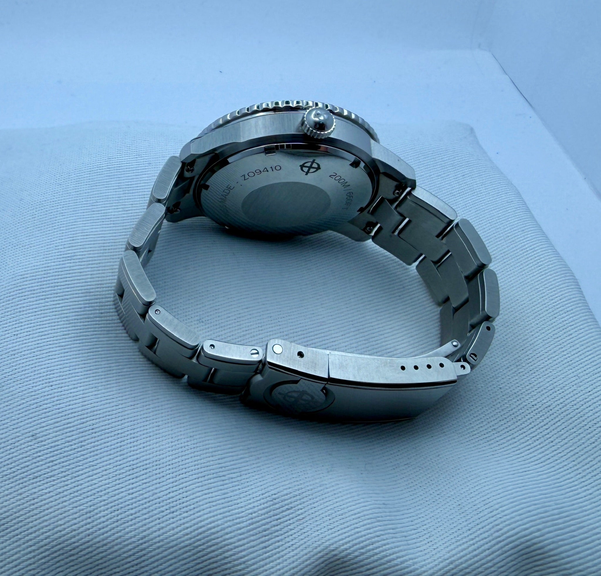 Case #182 — Zodiac Super Sea Wolf World Time Automatic  Ref. ZO9410