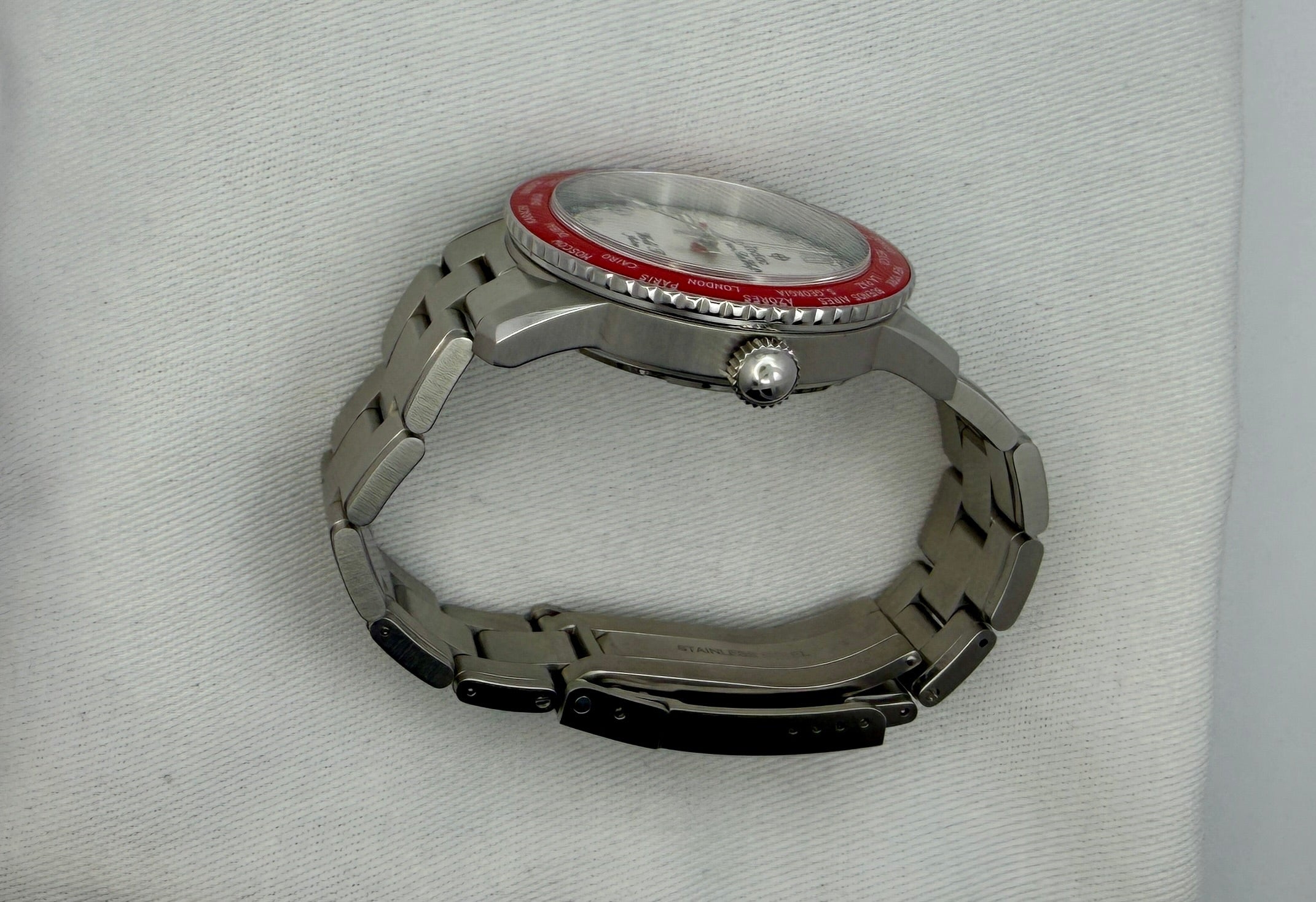 Case #182 — Zodiac Super Sea Wolf World Time Automatic  Ref. ZO9410