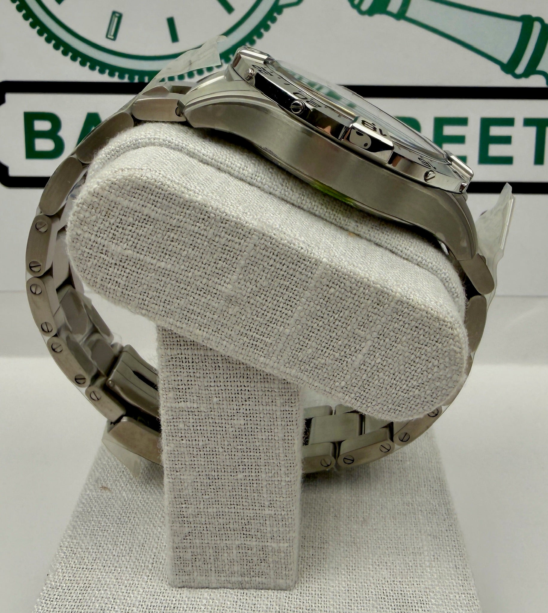 Case #205 — Breitling Avenger GMT Automatic 44mm  Ref. A32320