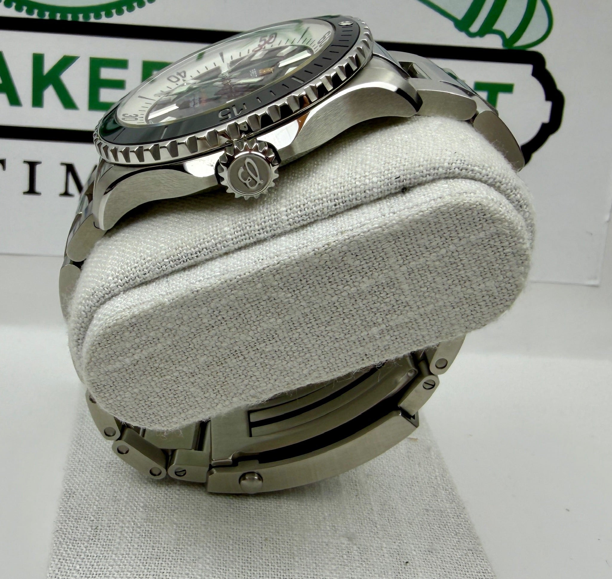 Case #210 — Breitling Superocean  Ref. A17375211B1A1
