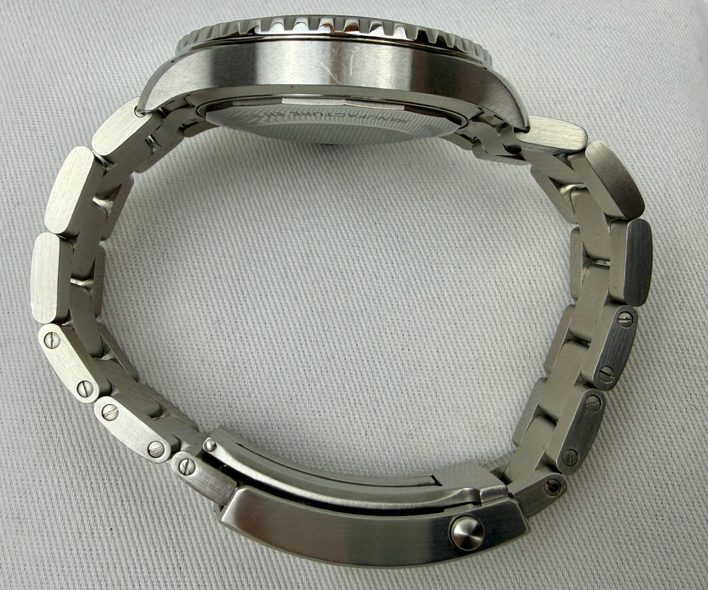 Case #210 — Breitling Superocean  Ref. A17375211B1A1