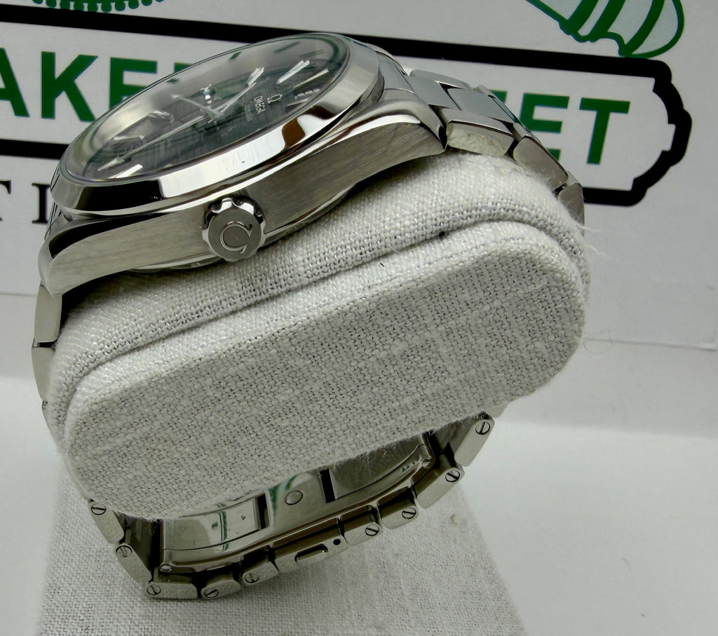 Case #208 — Omega Seamaster Aqua Terra  Ref. 220.10.41.21.01.001