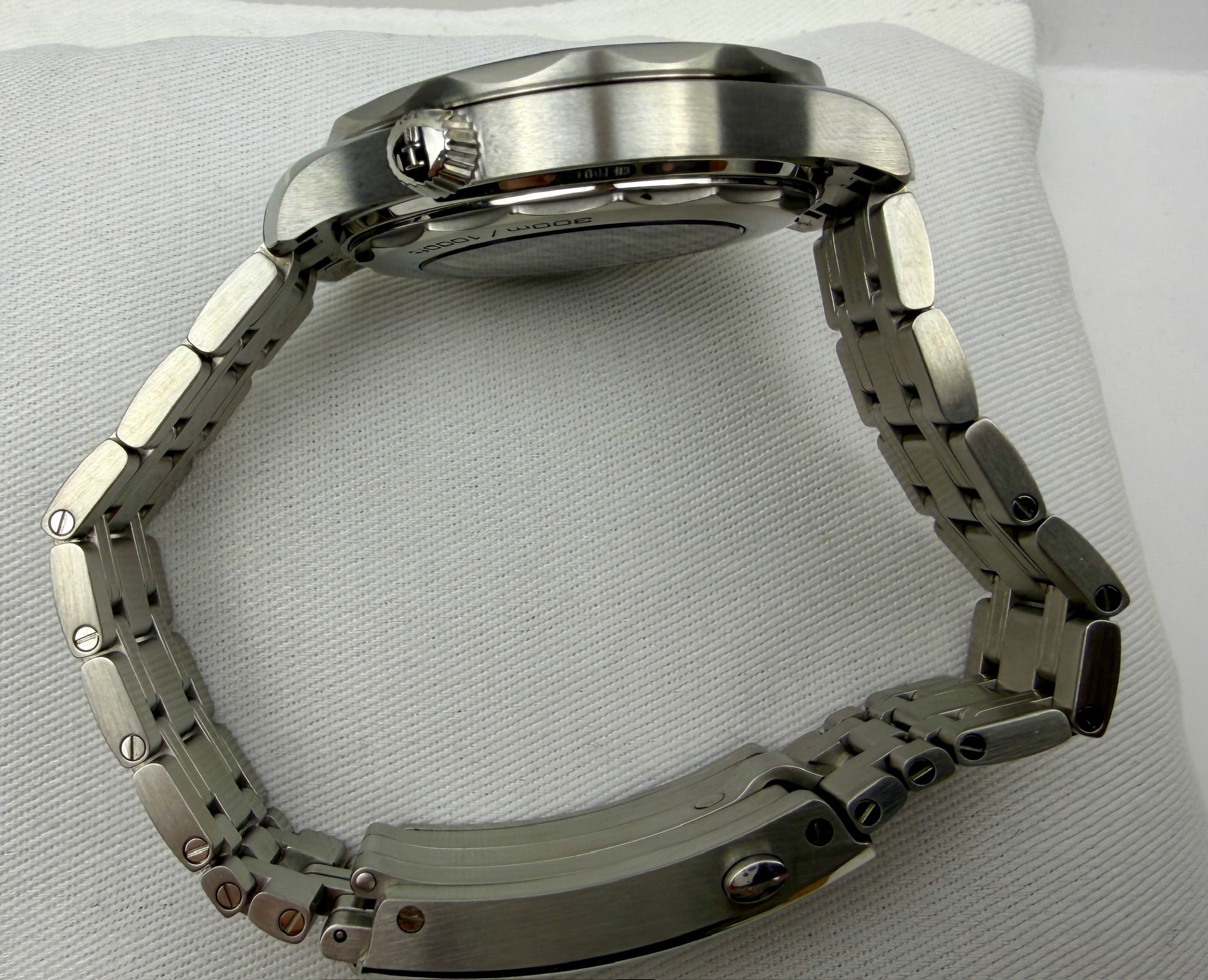 Case #219 — Omega Seamaster Diver 300M Blue  Ref. 210.30.42.20.03.001