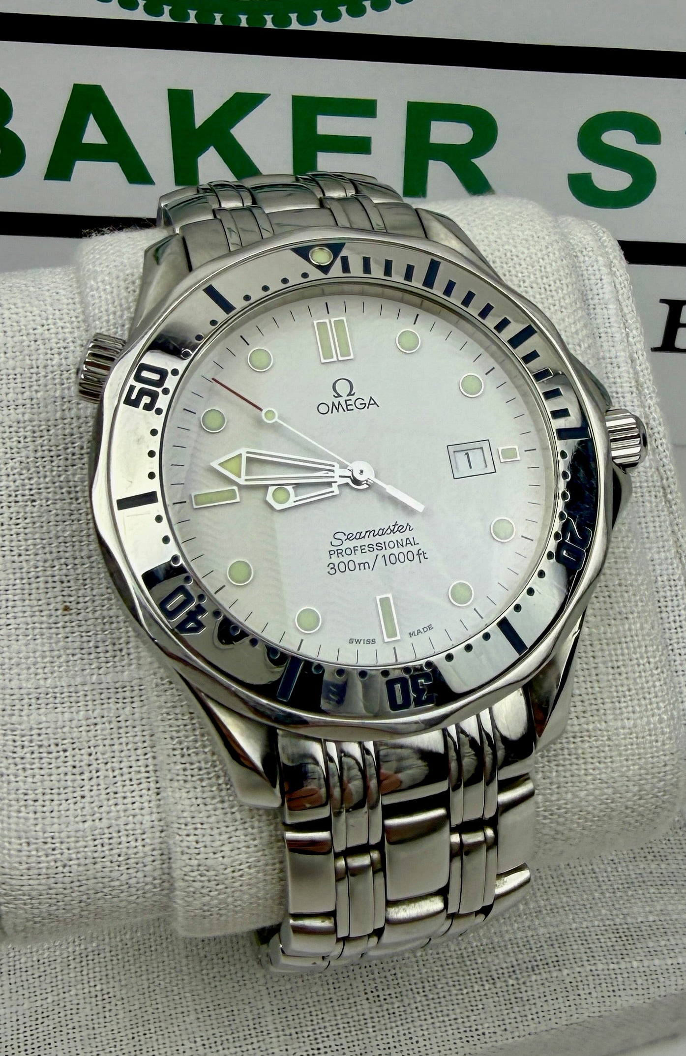 Case #225 — Omega Seamaster Professional Quartz (White Dial)  Ref. 2542.20.00