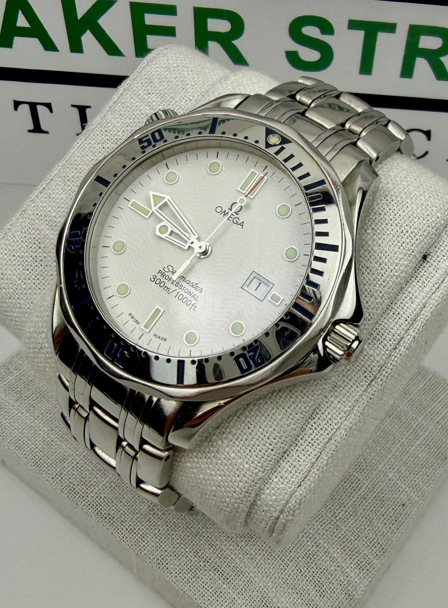 Case #225 — Omega Seamaster Professional Quartz (White Dial)  Ref. 2542.20.00