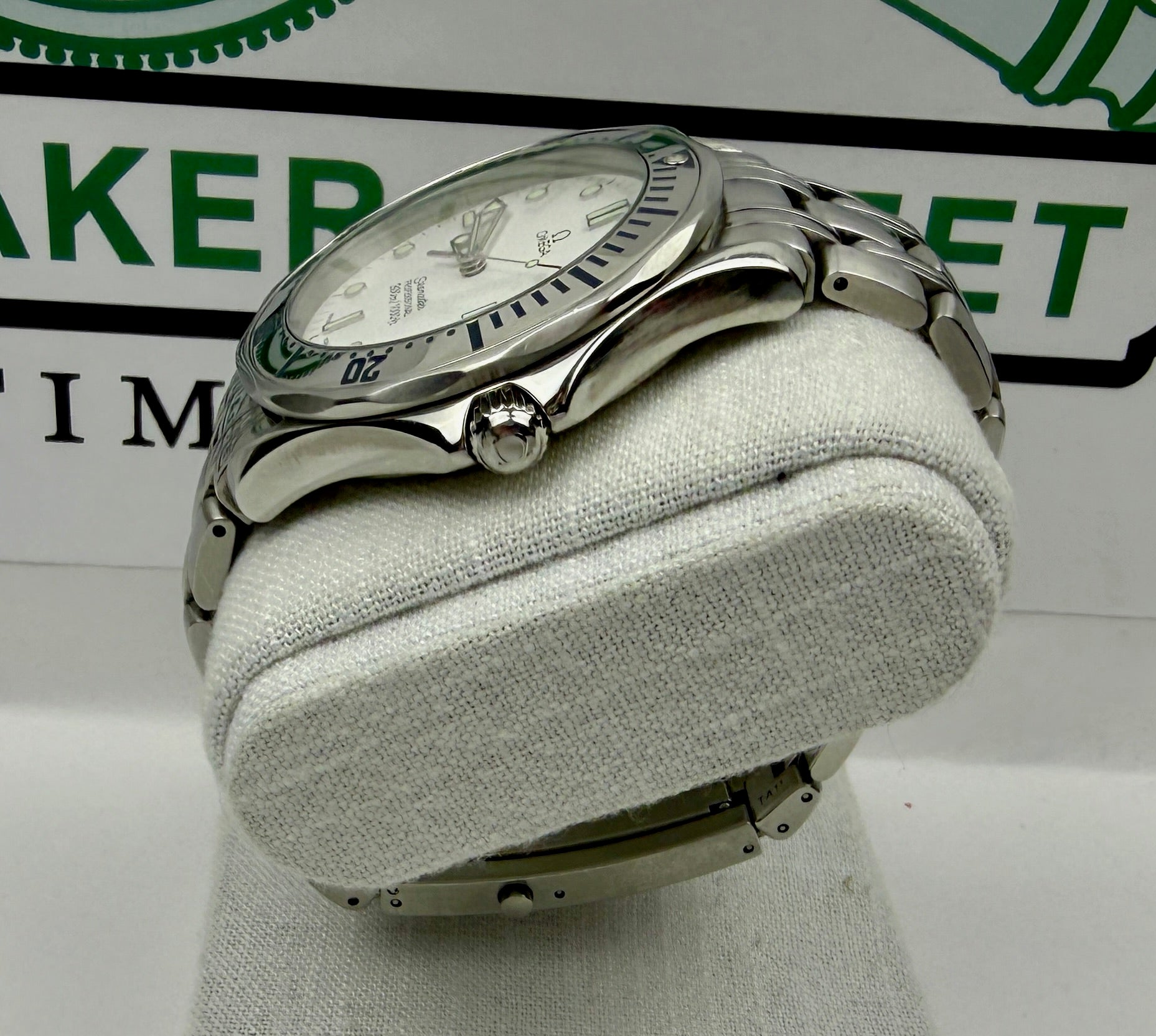 Case #225 — Omega Seamaster Professional Quartz (White Dial)  Ref. 2542.20.00