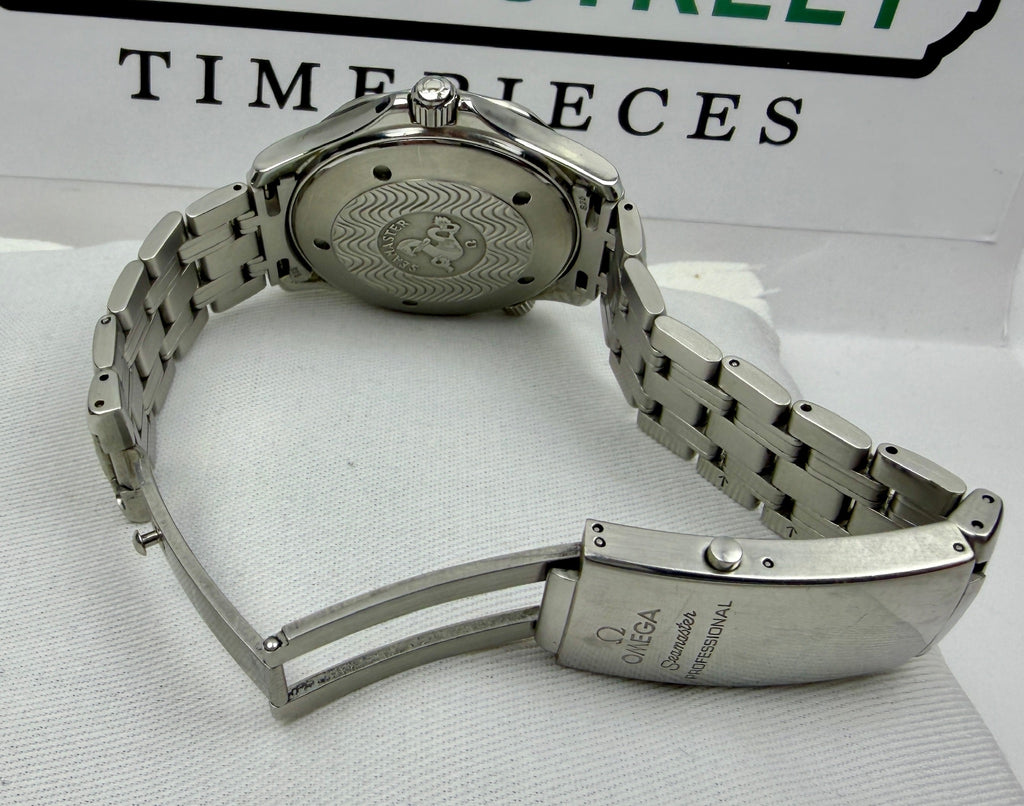 Case #225 — Omega Seamaster Professional Quartz (White Dial)  Ref. 2542.20.00