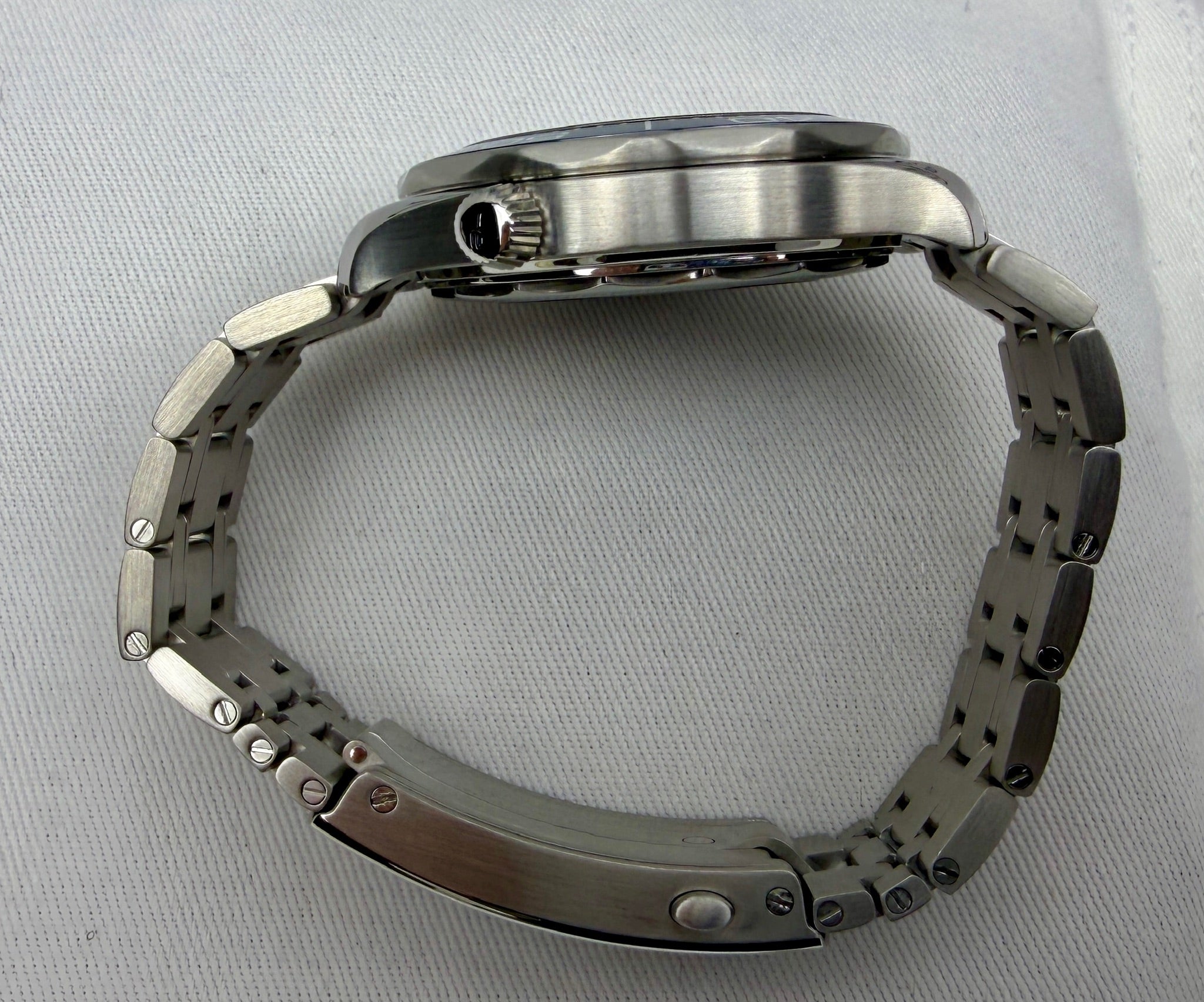 Case #237 — Omega Seamaster Professional Blue/Grey  Ref. 210.30.42.20.06.001