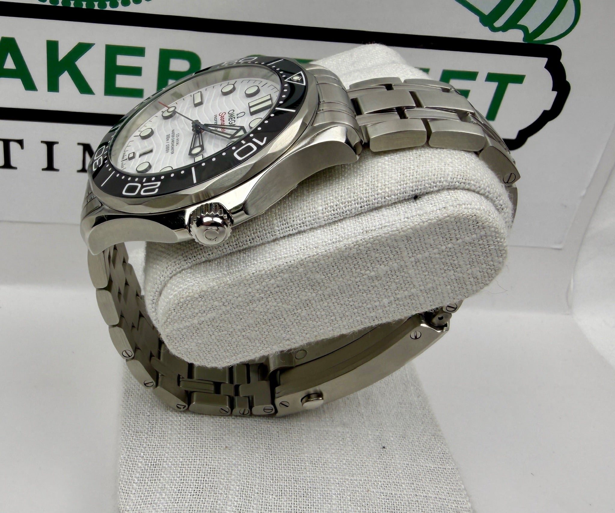 Case #235 — Omega Seamaster Professional 300M White  Ref. 210.30.42.20.04.001