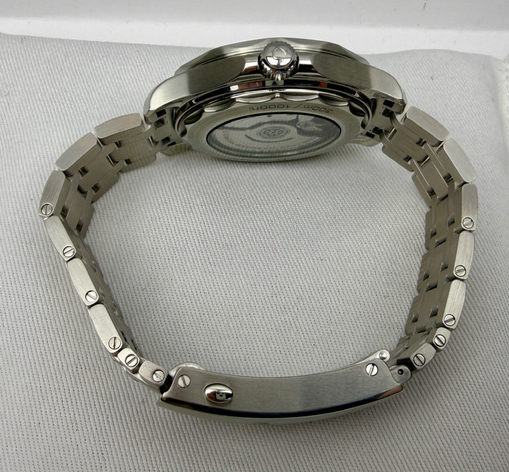 Case #235 — Omega Seamaster Professional 300M White  Ref. 210.30.42.20.04.001