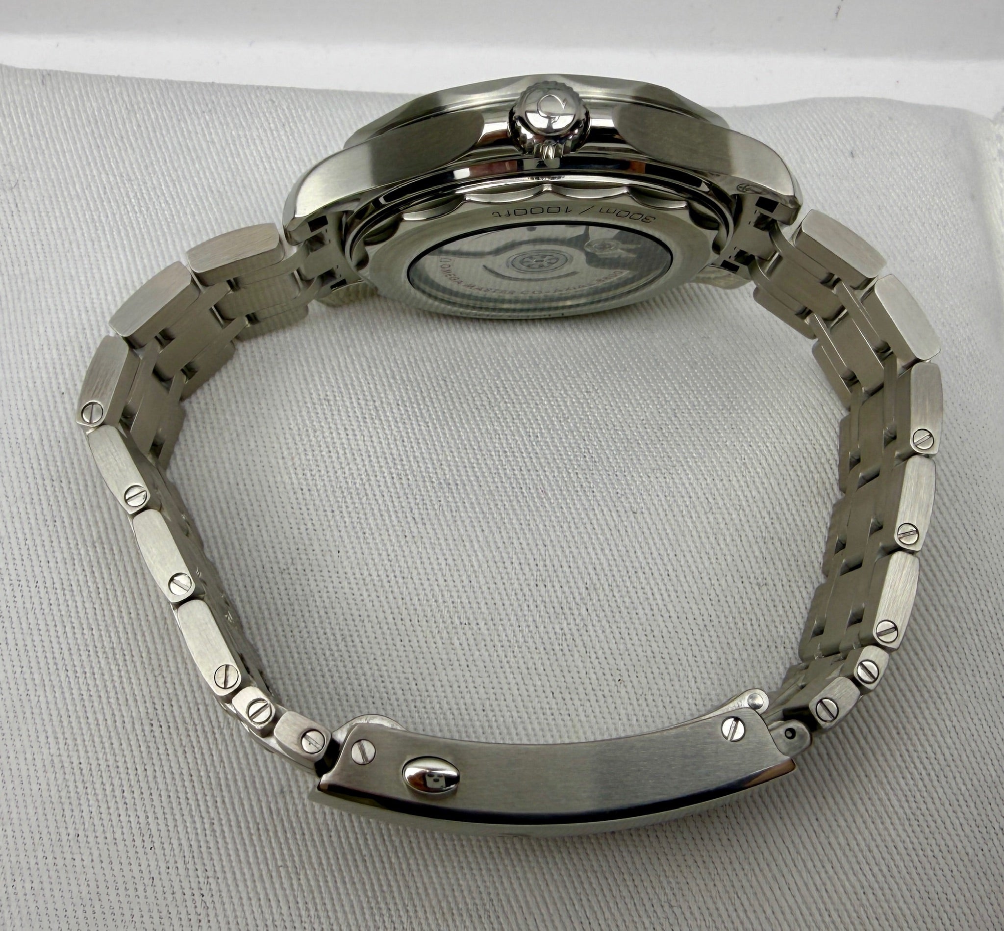 Case #235 — Omega Seamaster Professional 300M White  Ref. 210.30.42.20.04.001