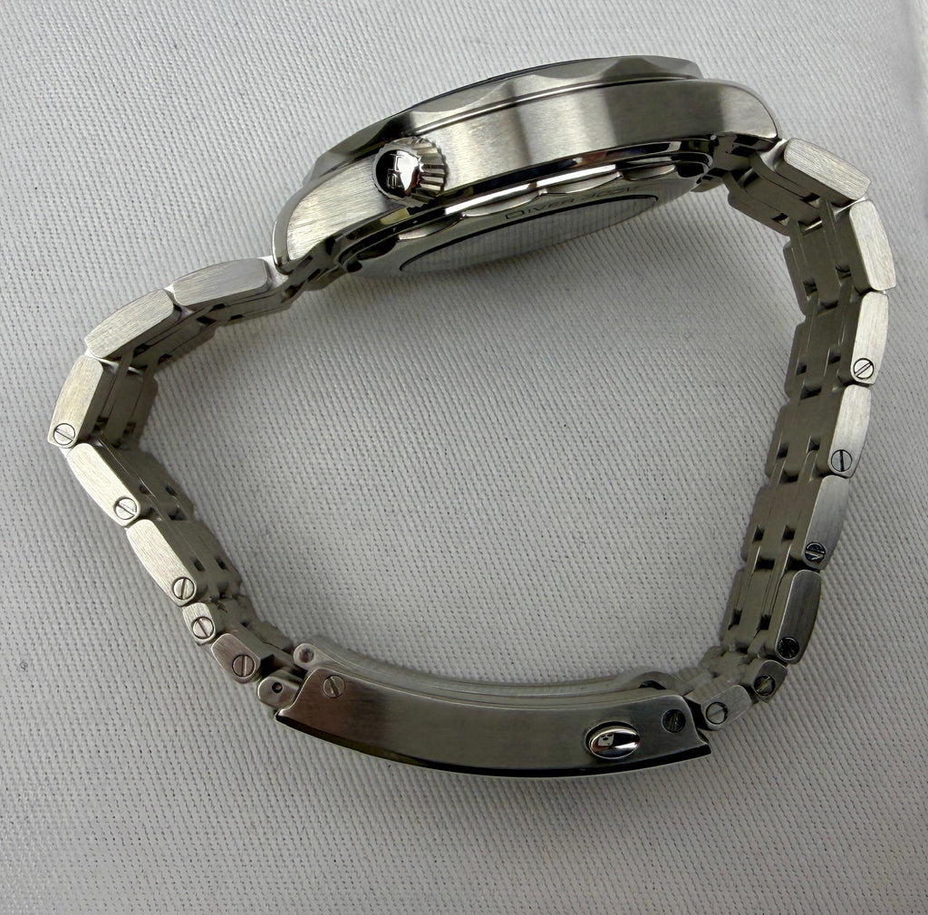 Case #235 — Omega Seamaster Professional 300M White  Ref. 210.30.42.20.04.001