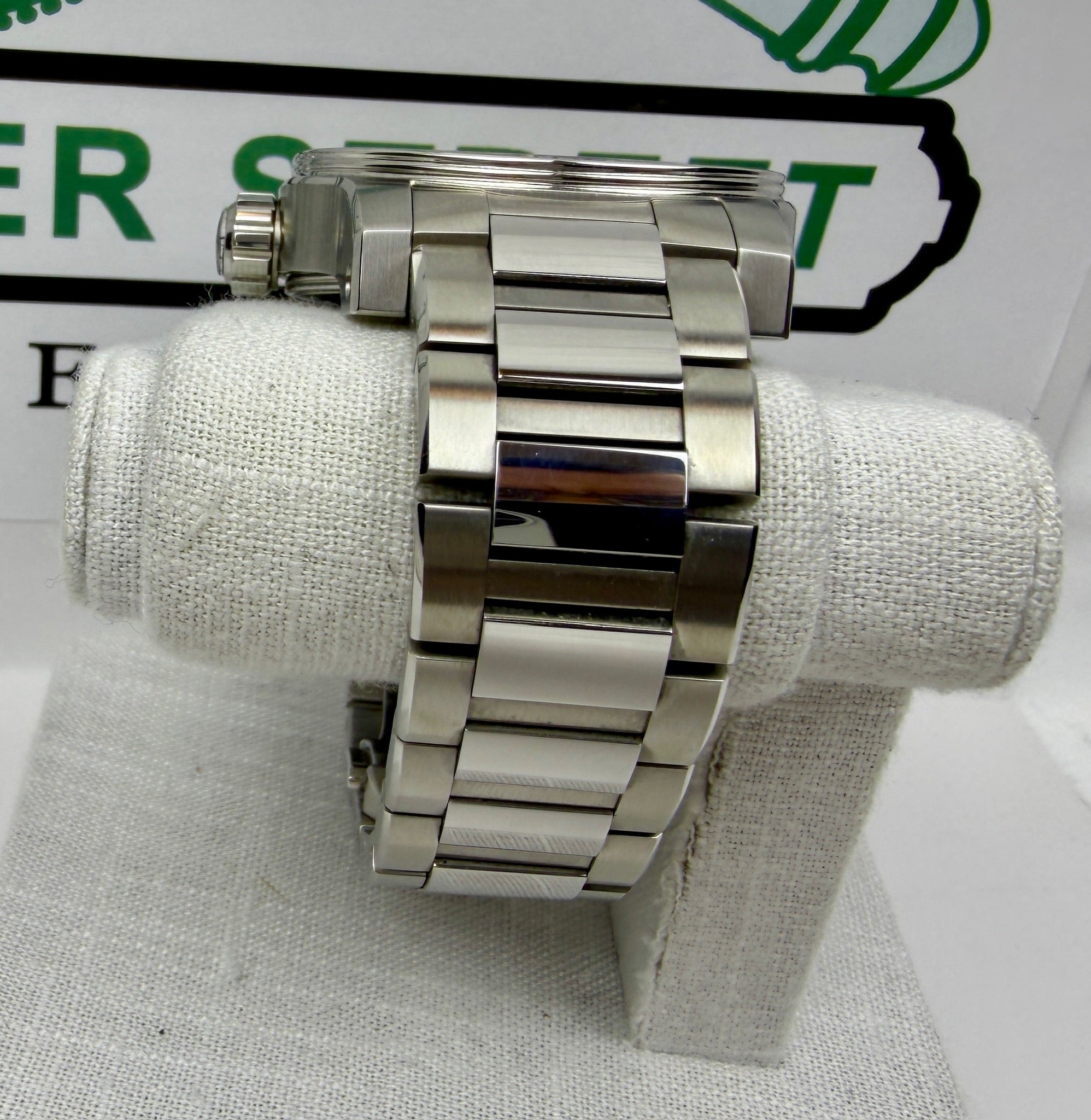 Case #258 — Corum Romulus  Ref. 61320165001