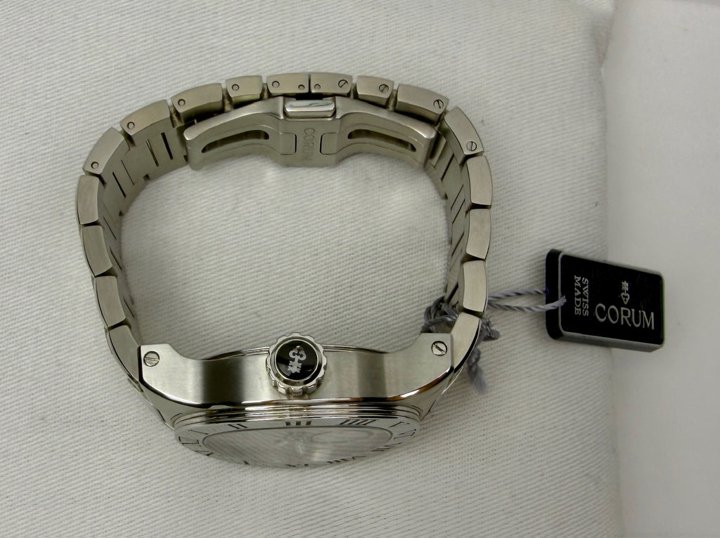Case #258 — Corum Romulus  Ref. 61320165001