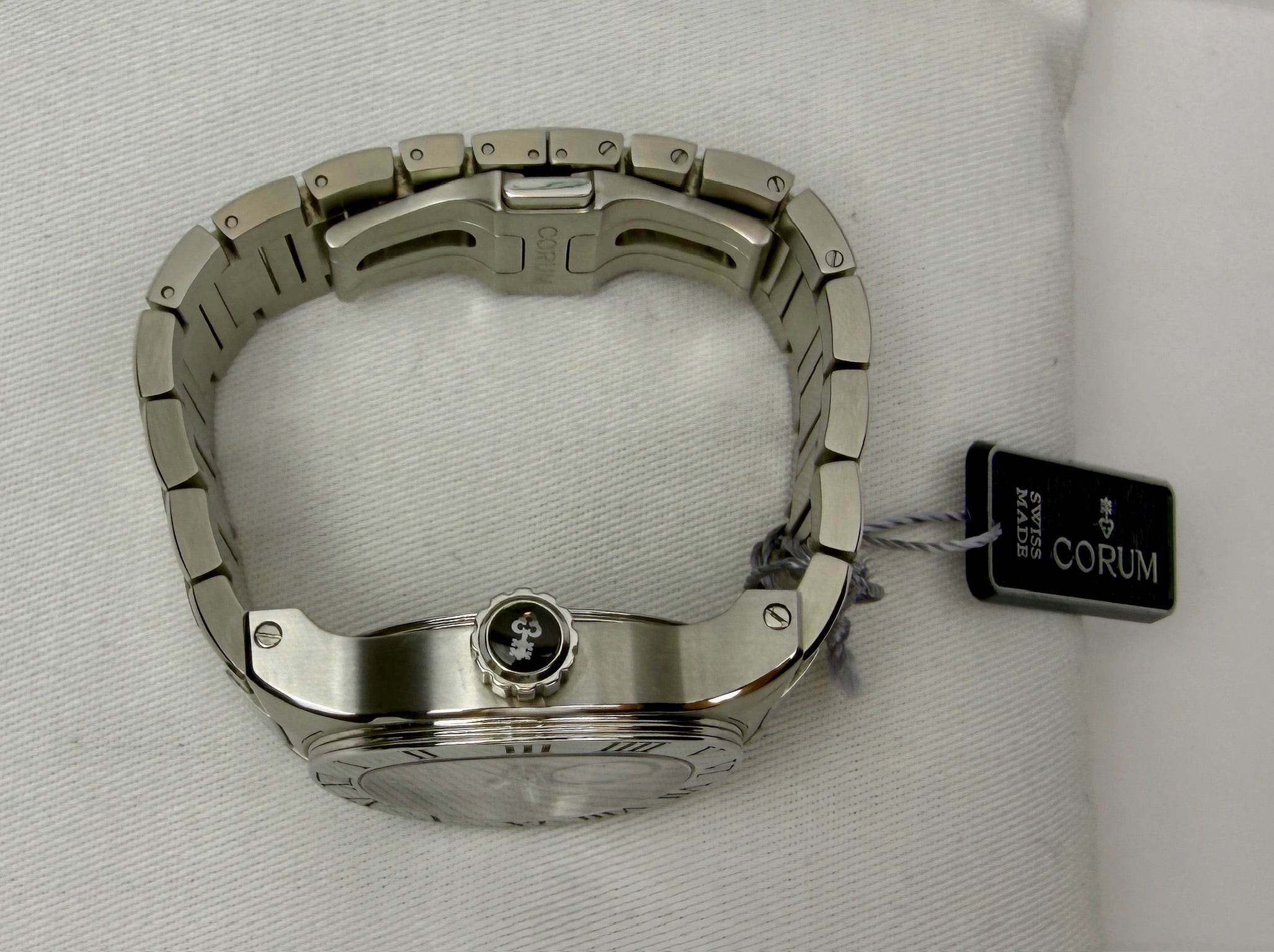 Case #258 — Corum Romulus  Ref. 61320165001