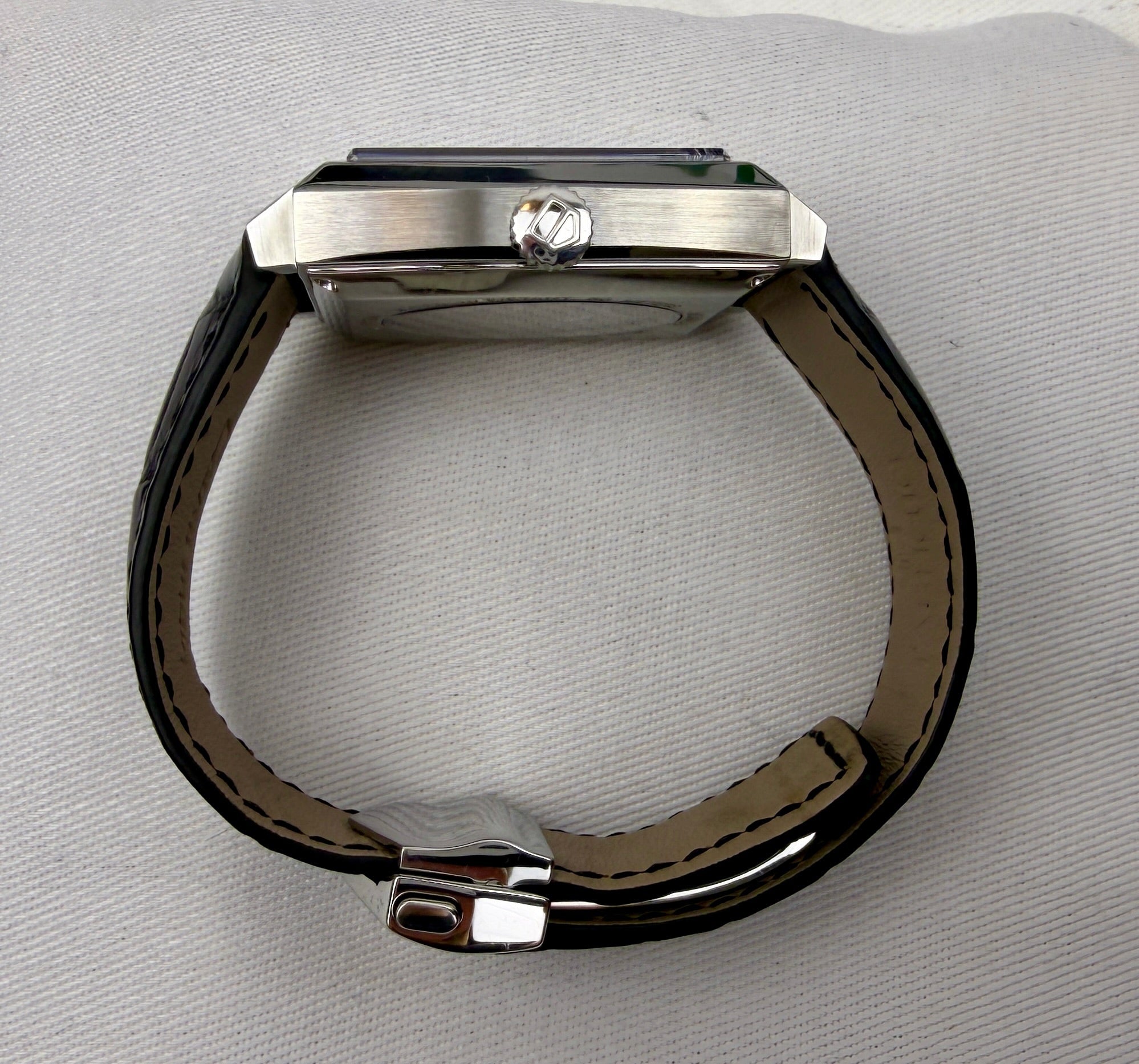 Case #278 — TAG Heuer Monaco Mother-of-Pearl Diamond Dial  Ref. WW2113.FC6215