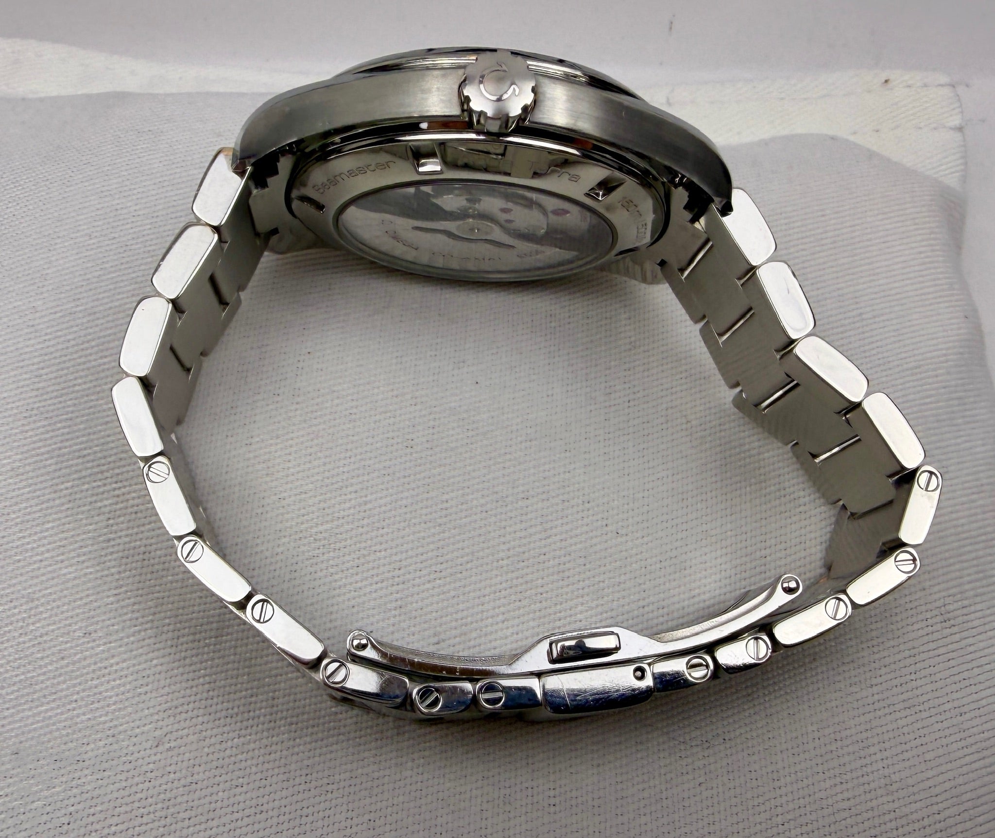 Case #279 — Omega Seamaster Aqua Terra 41.5mm White Dial  Ref. 231.10.42.21.02.001