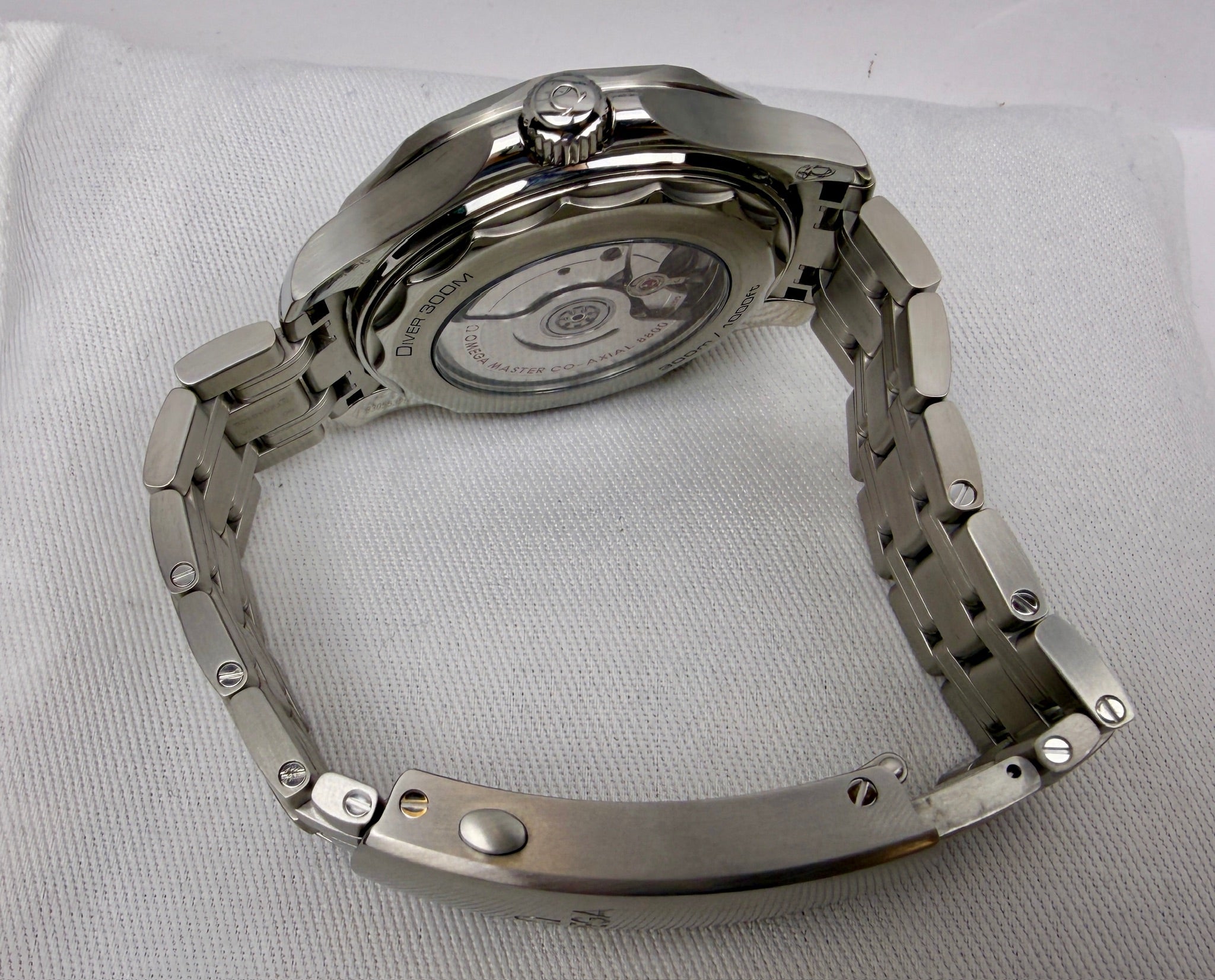 Case #301 — Omega Seamaster Diver 300M White Dial  Ref. 210.30.42.20.04.001