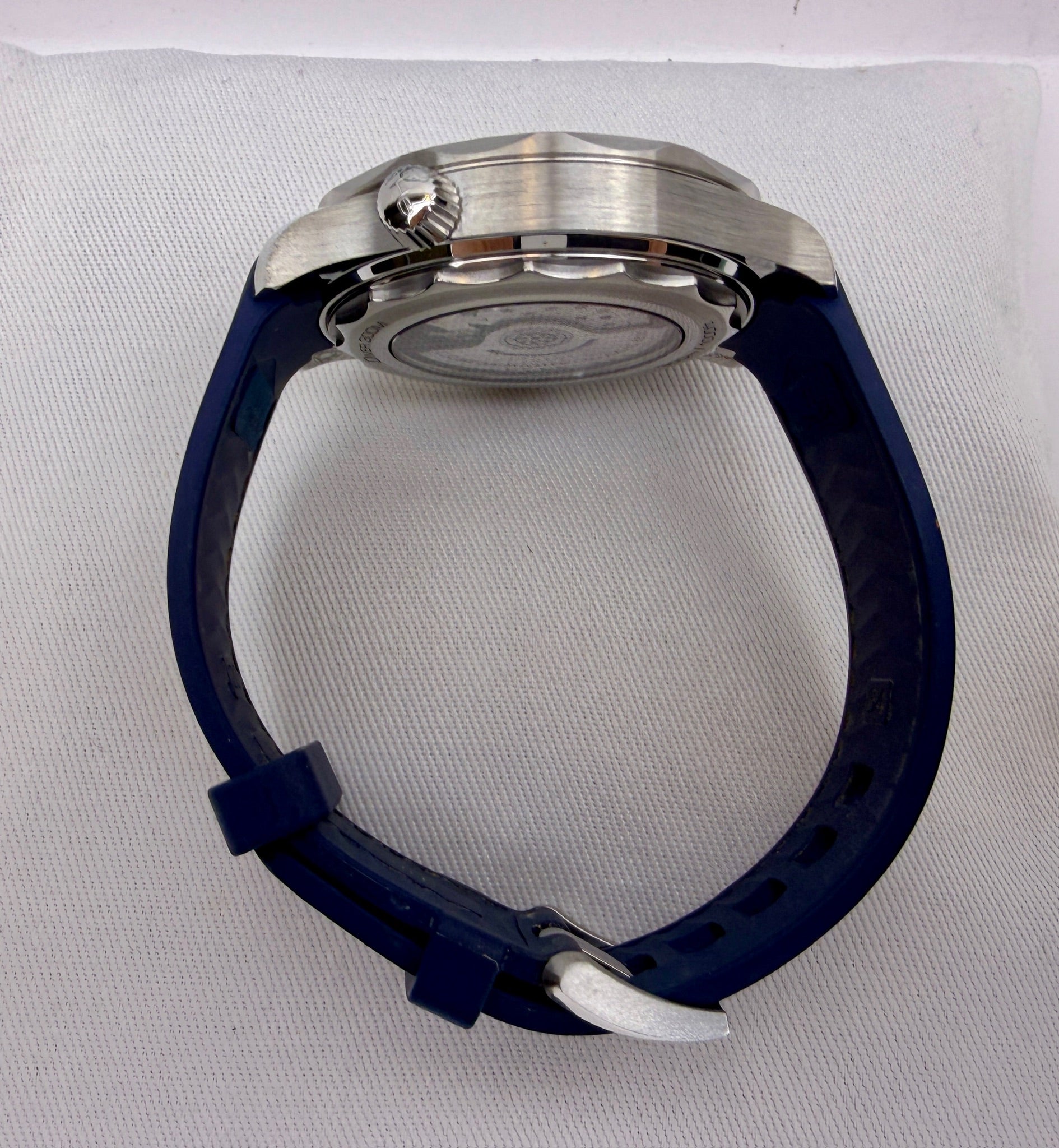 Case #303 — Omega Seamaster Diver 300M Grey Dial on Rubber  Ref. 210.32.42.20.06.001