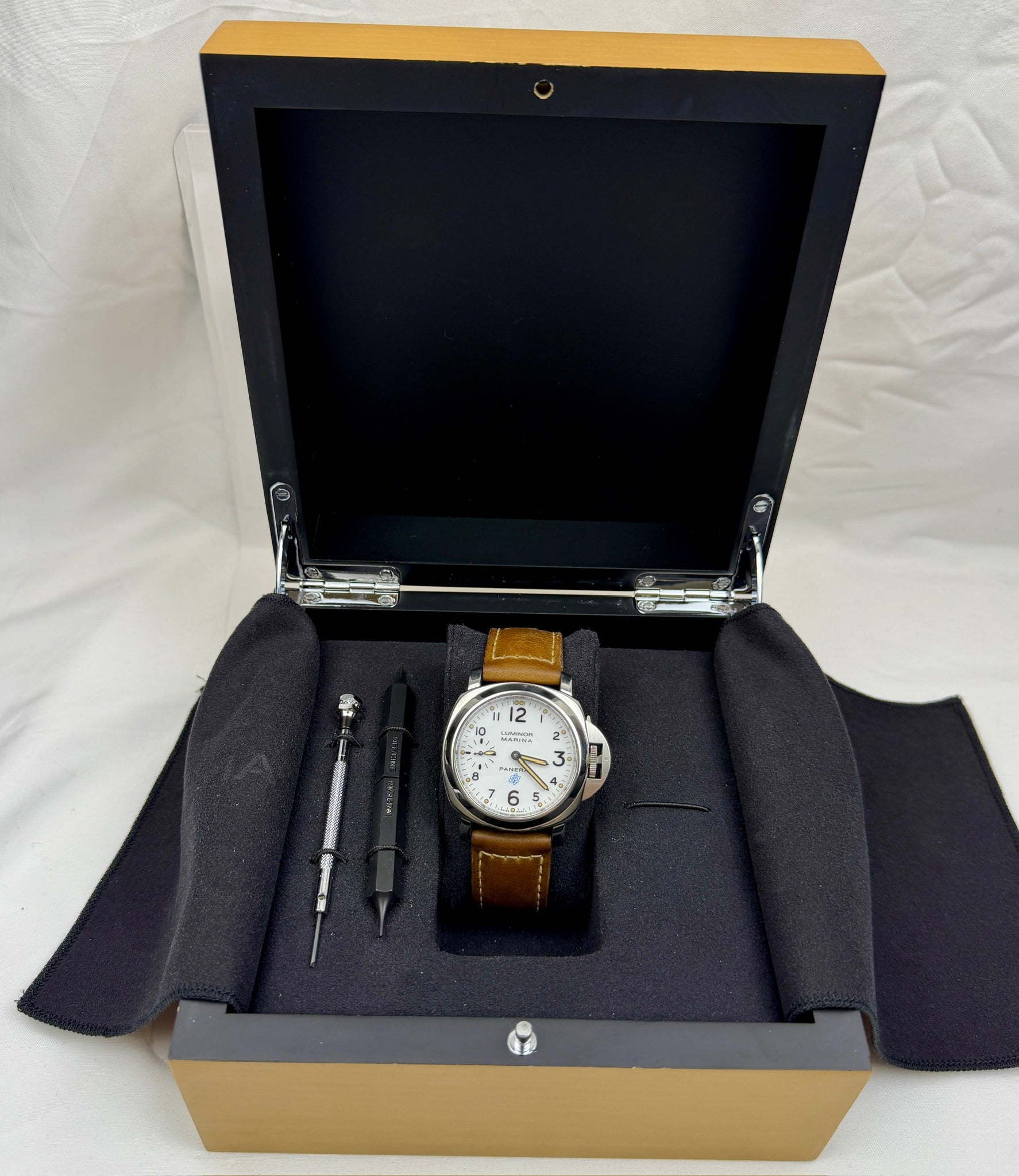 Case #304 — Panerai Luminor Marina Logo White Dial  Ref. PAM00778