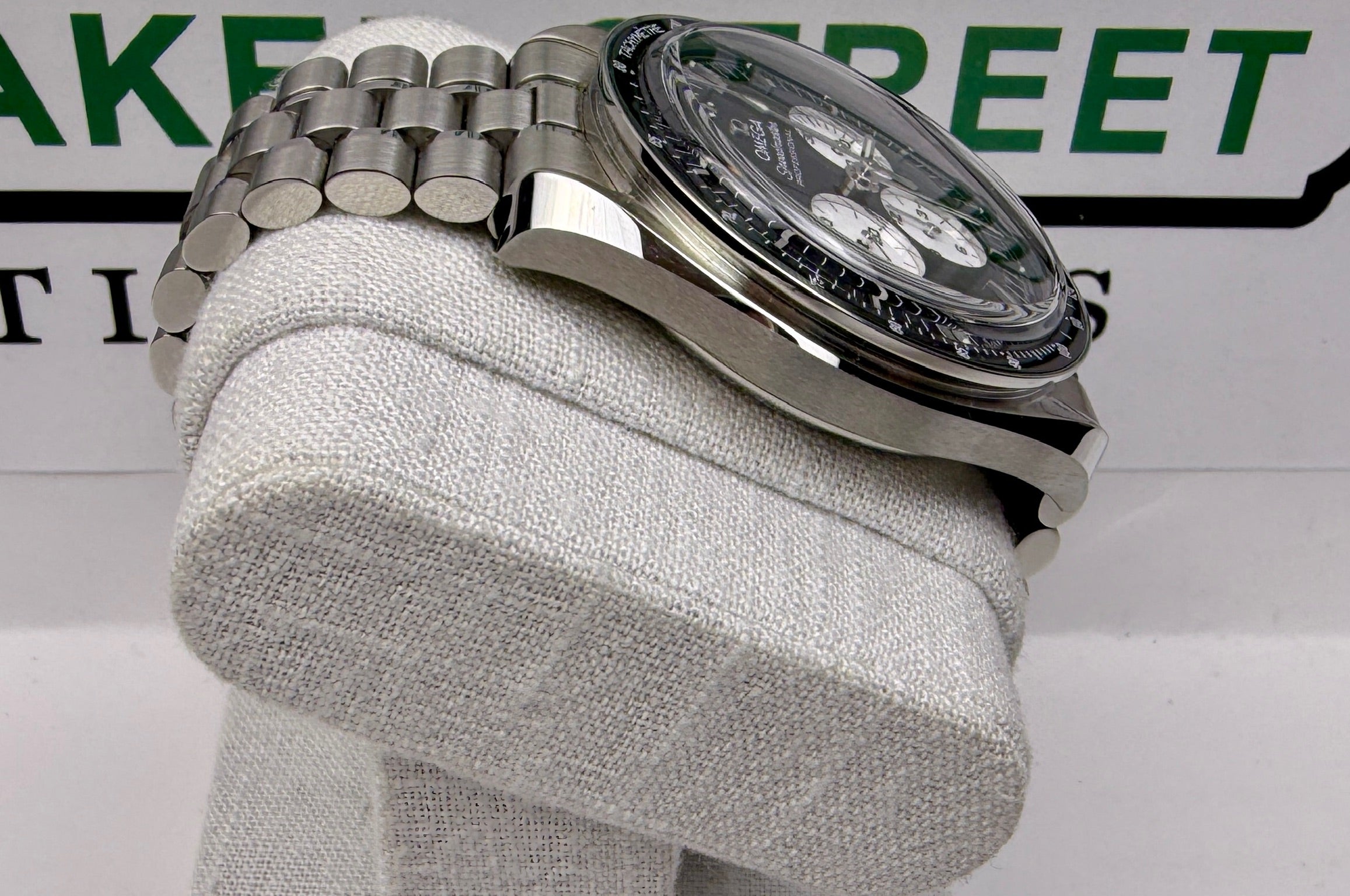 Case #319 — Omega Speedmaster Moonwatch Professional “Reverse Panda”  Ref. 310.30.42.50.01.004