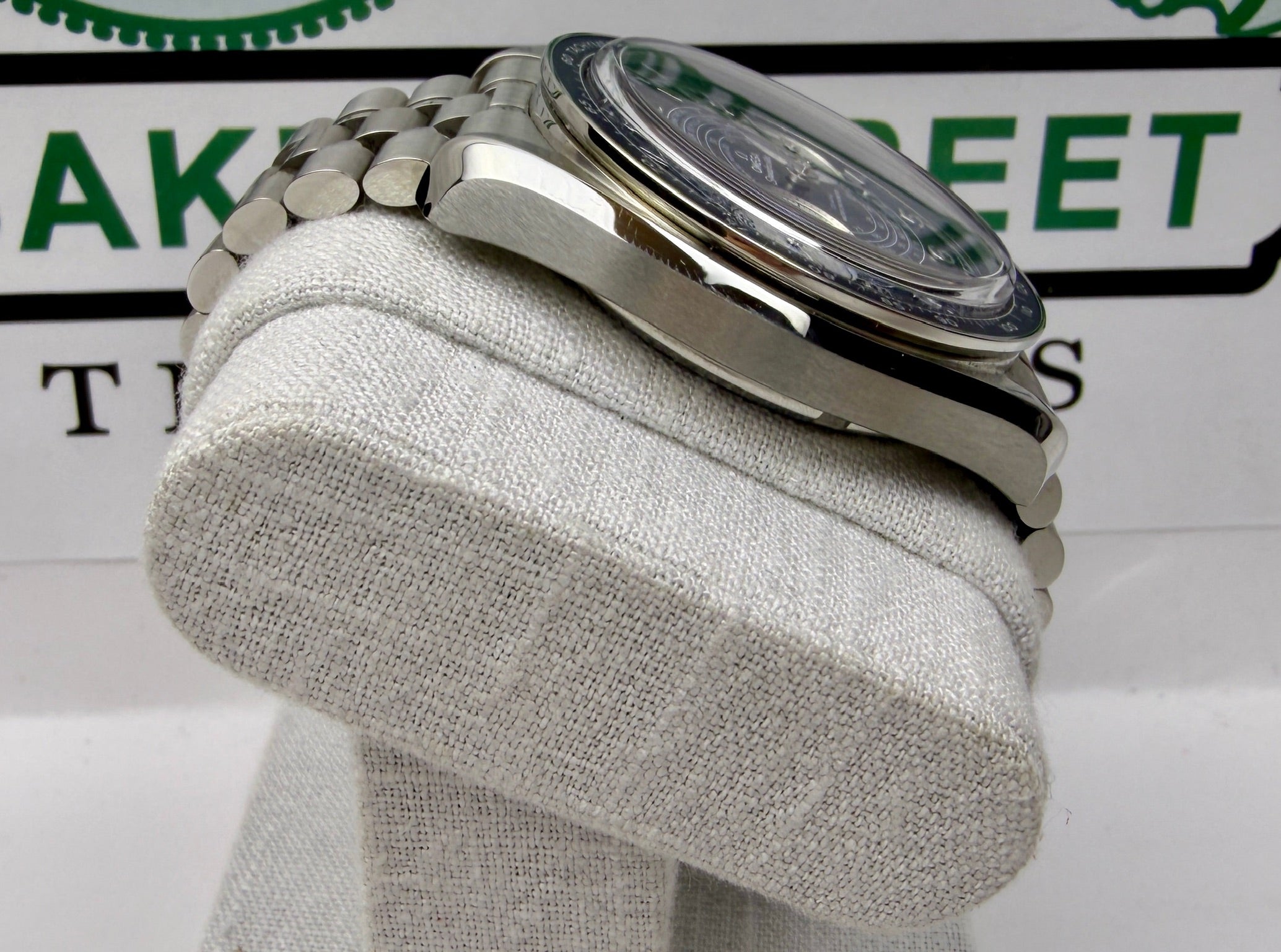 Case #318 — Omega Speedmaster Chronoscope Blue  Ref. 329.30.43.51.03.001