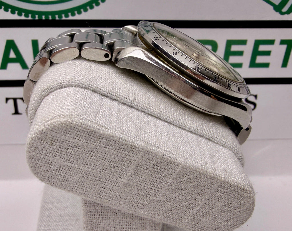 Case #318 — Omega Speedmaster Reduced 39mm Silver Dial  Ref. 3513.30
