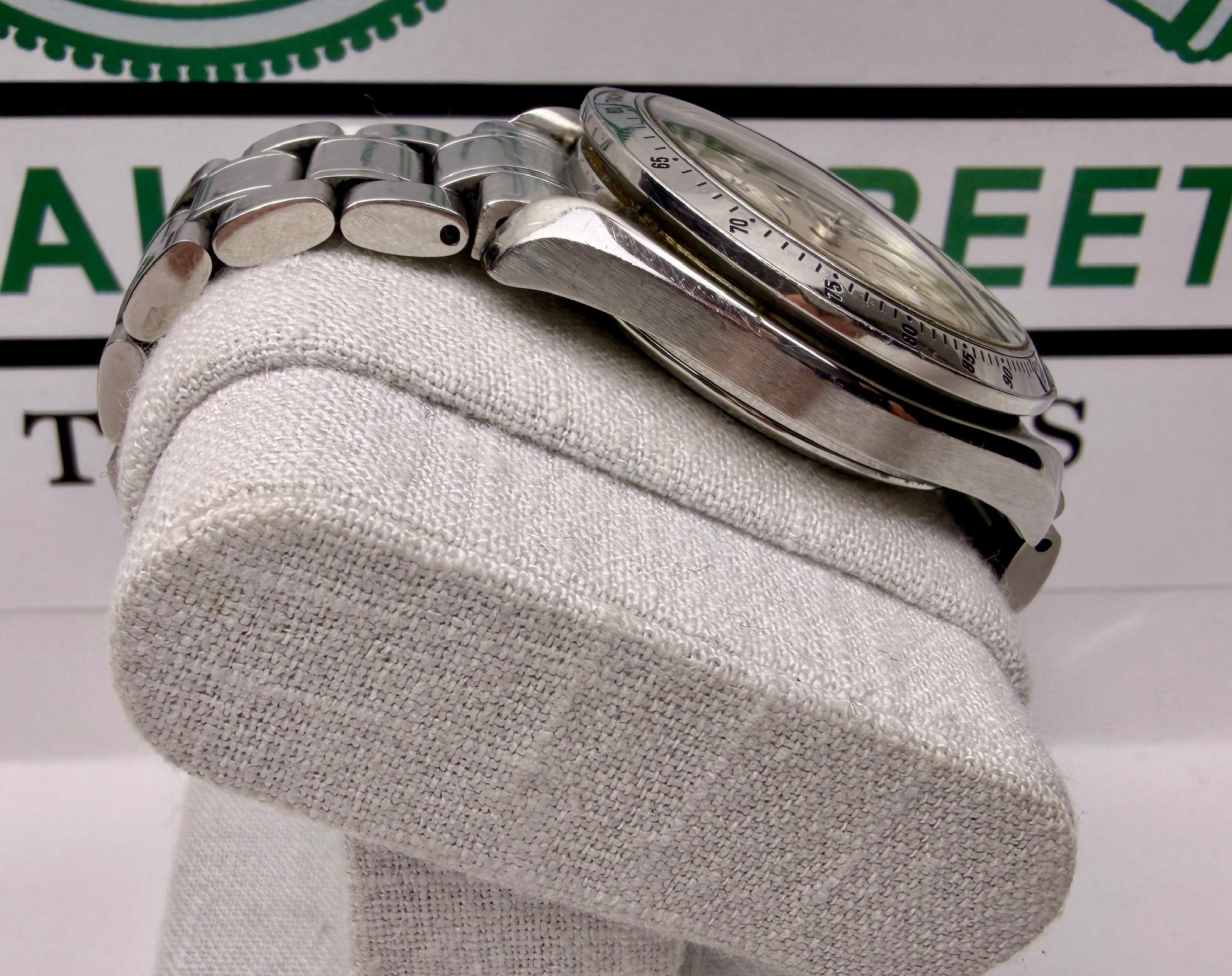 Case #318 — Omega Speedmaster Reduced 39mm Silver Dial  Ref. 3513.30