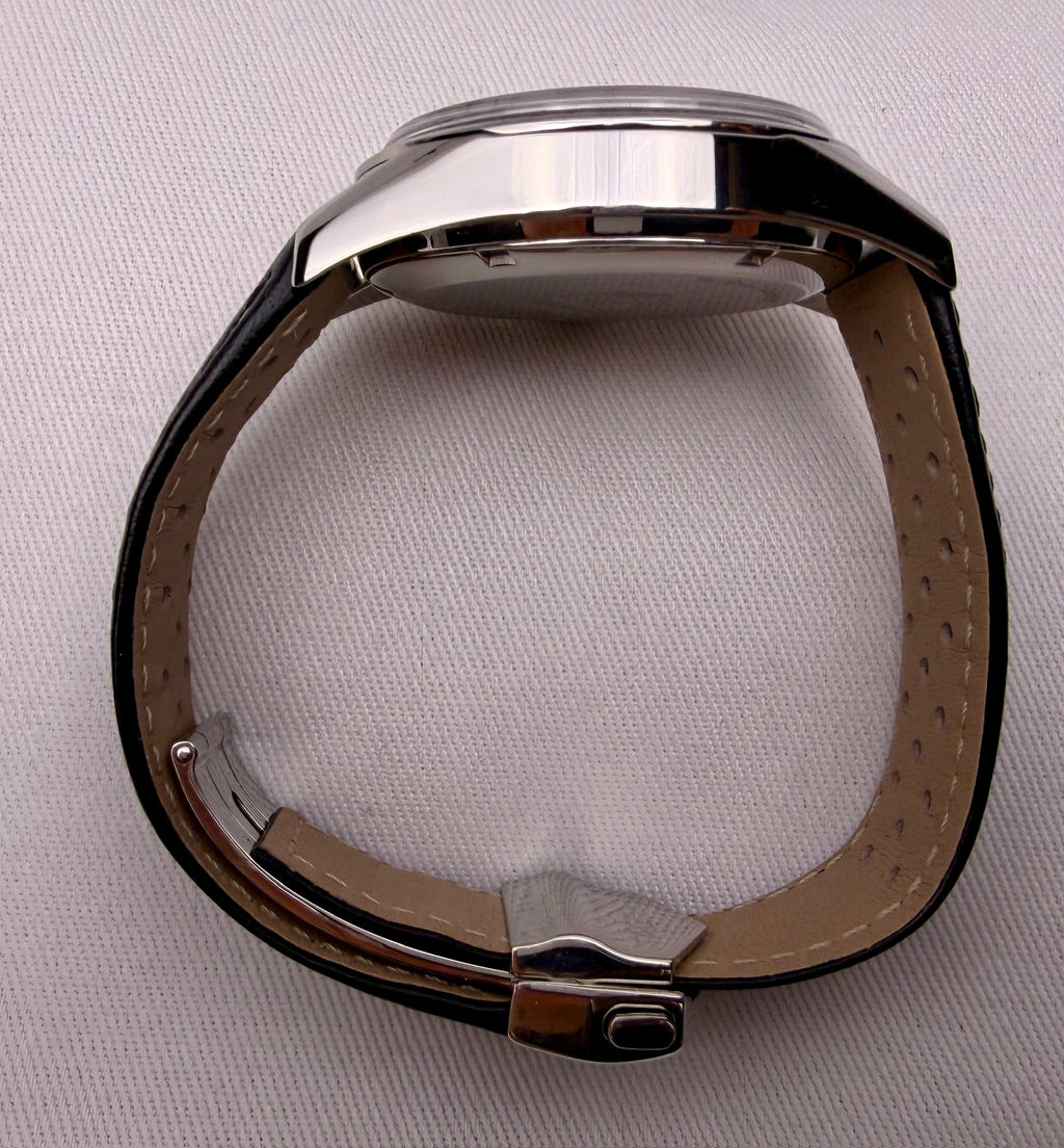 Case #333 — TAG Heuer Carrera Chronograph Black Ref. CV2113