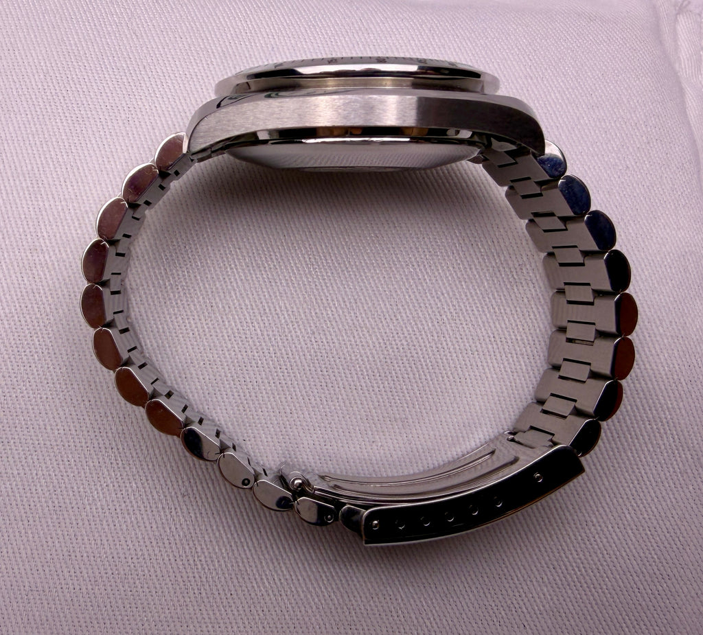 Case #353 — Omega Speedmaster Date 39MM “Reverse Panda” Ref. 3511.50