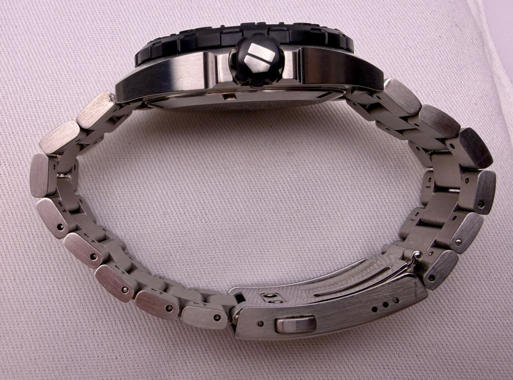 Case #352 — TAG Heuer Formula 1 Quartz Black Ref. WAZ1110