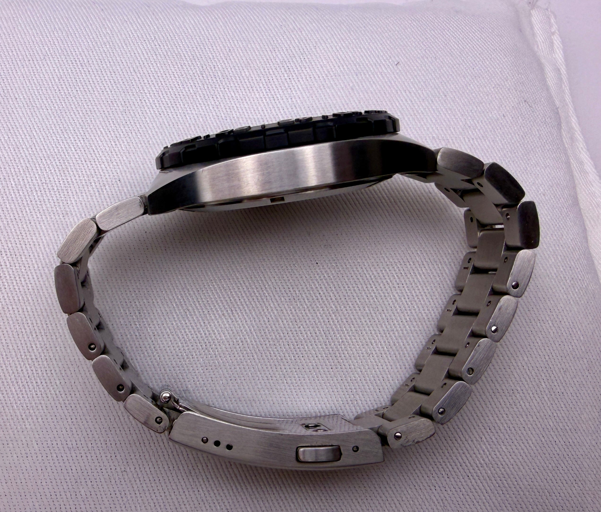 Case #352 — TAG Heuer Formula 1 Quartz Black Ref. WAZ1110