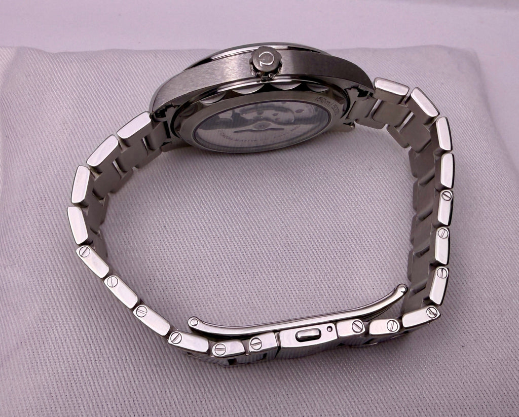 Case #373 — Omega Seamaster Aqua Terra 41MM Grey Ref. 220.10.41.21.06.001