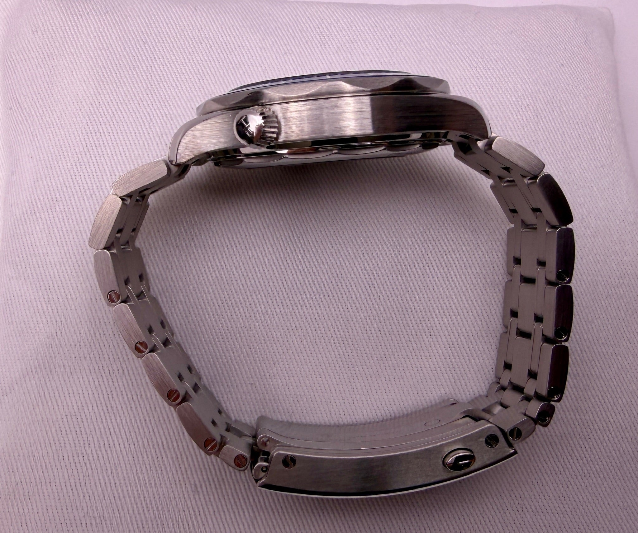 Case #374 — Omega Seamaster Diver 300M Blue on Steel Ref. 210.30.42.20.03.001