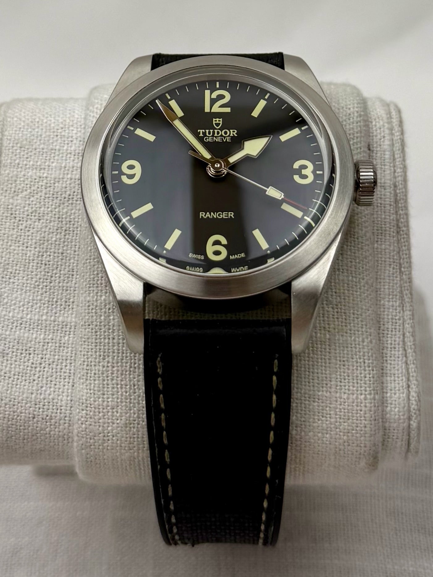 Case #329 — Tudor Ranger on Rubber/Textile  Ref. 79950-0002