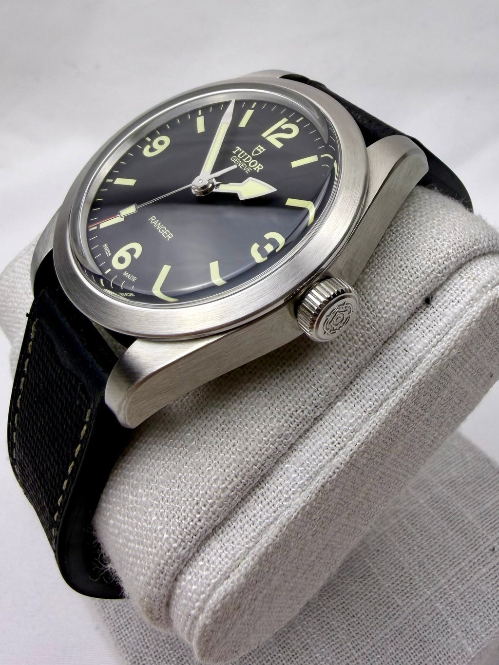 Case #329 — Tudor Ranger on Rubber/Textile  Ref. 79950-0002