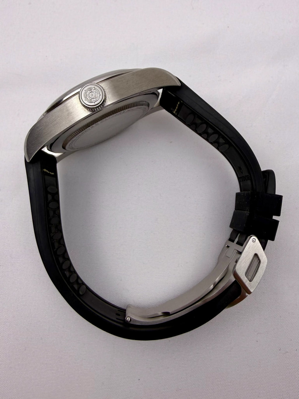Case #329 — Tudor Ranger on Rubber/Textile  Ref. 79950-0002