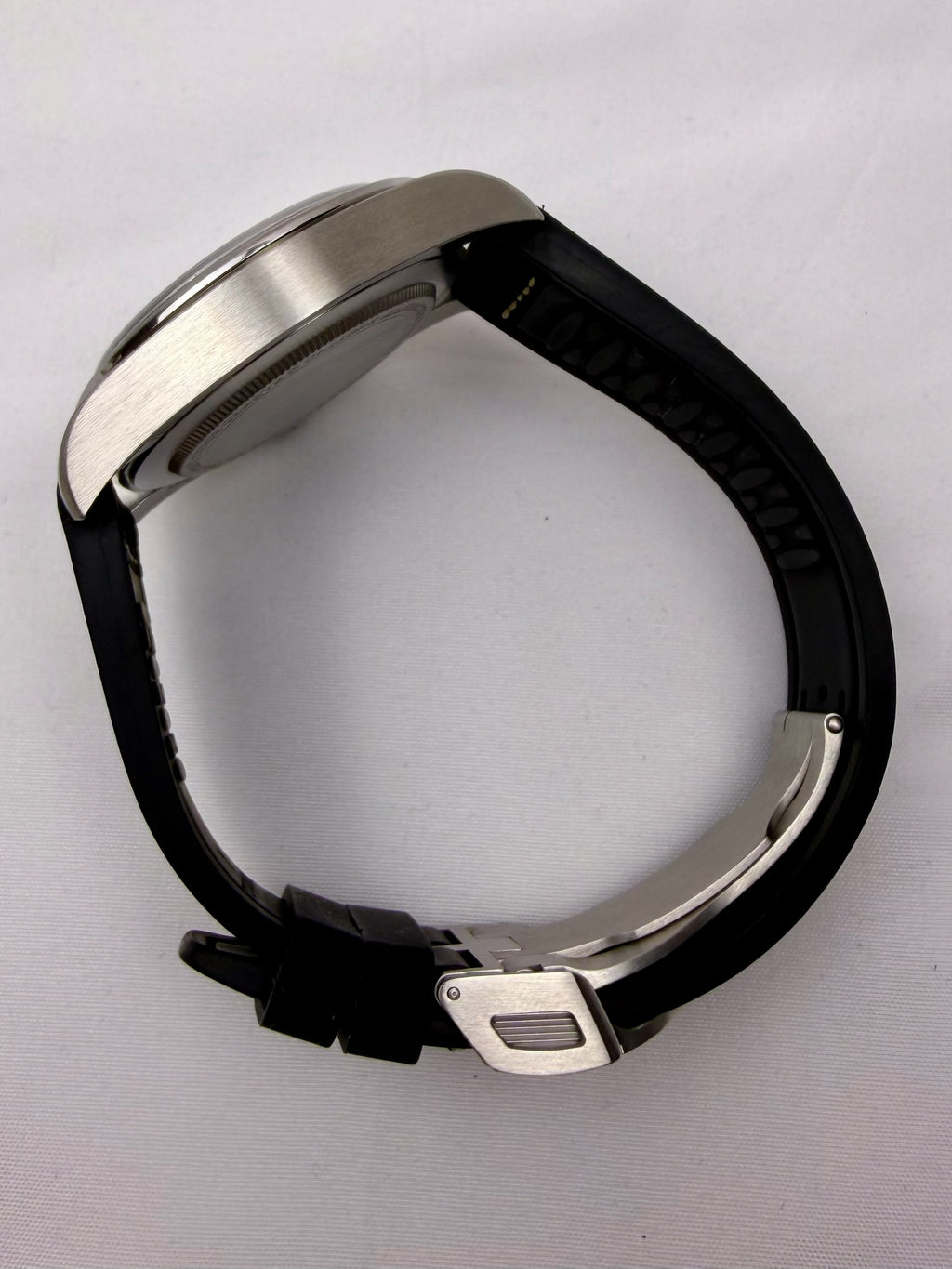 Case #329 — Tudor Ranger on Rubber/Textile  Ref. 79950-0002