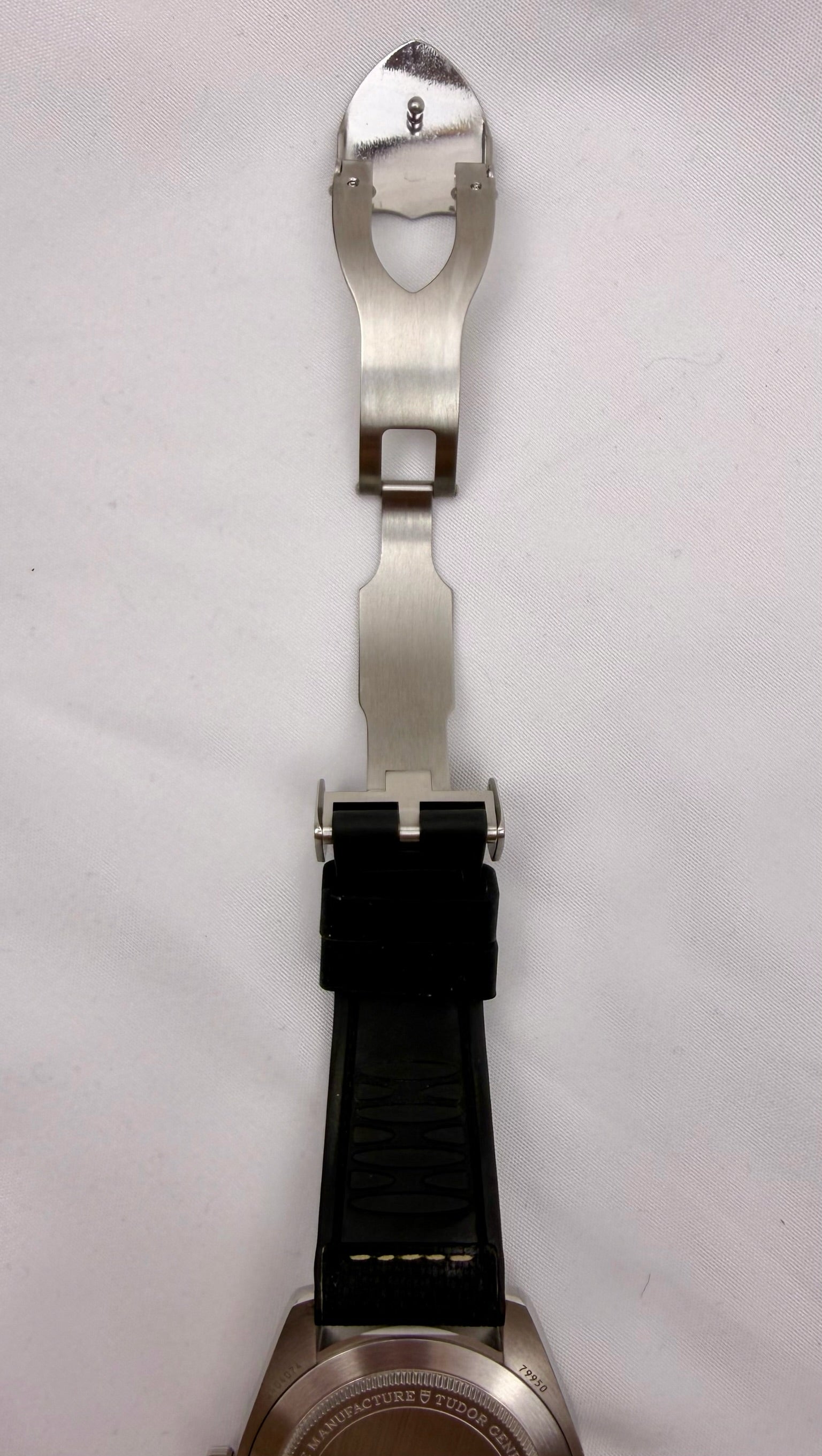 Case #329 — Tudor Ranger on Rubber/Textile  Ref. 79950-0002
