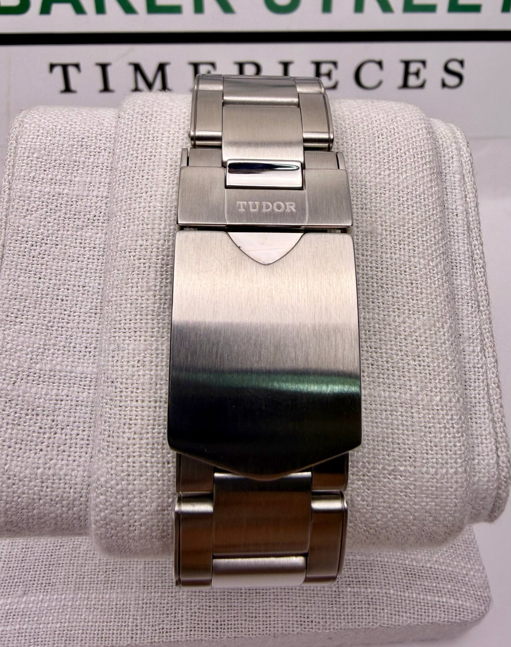 Case #401 — Tudor Black Bay Heritage Burgundy on Oyster Ref. 79230R