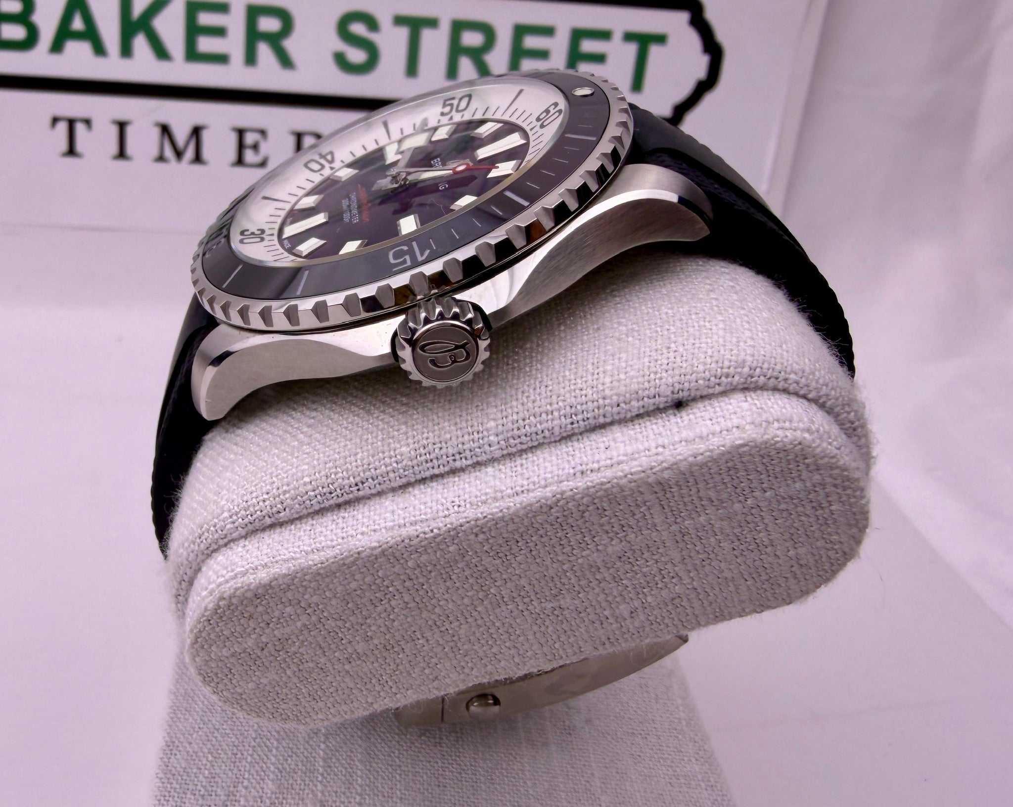 Case #425 — Breitling Superocean 44 Black / White on Rubber Ref. A17376211B1S1
