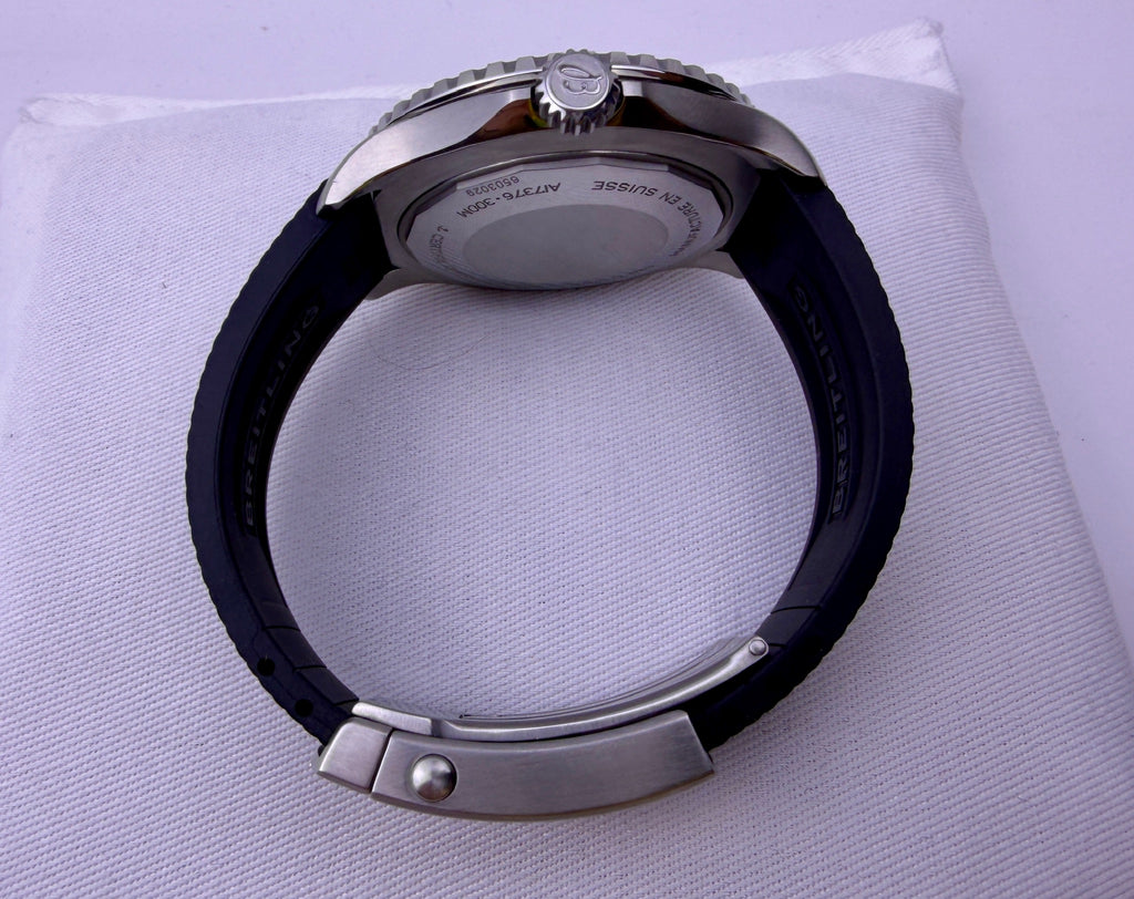 Case #425 — Breitling Superocean 44 Black / White on Rubber Ref. A17376211B1S1