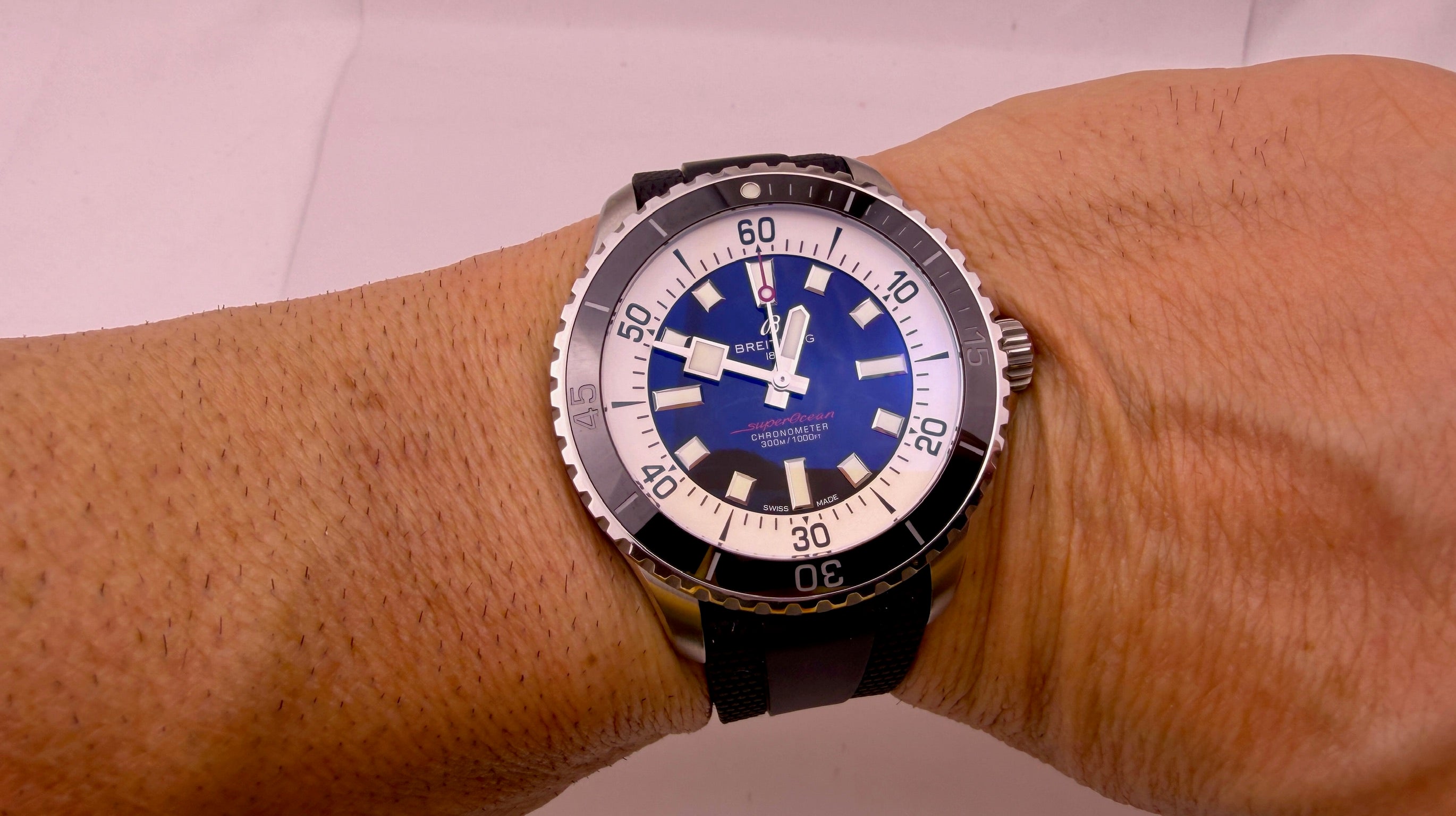 Case #425 — Breitling Superocean 44 Black / White on Rubber Ref. A17376211B1S1